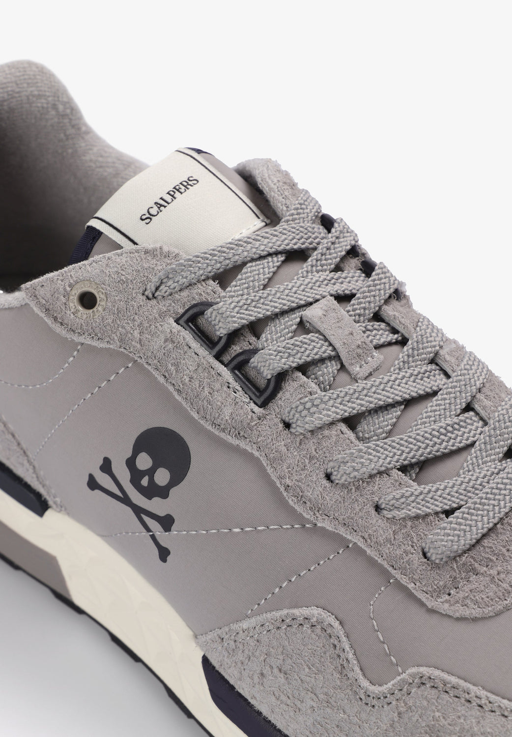 SNEAKERS CALAVERA ANTE - Scalpers
