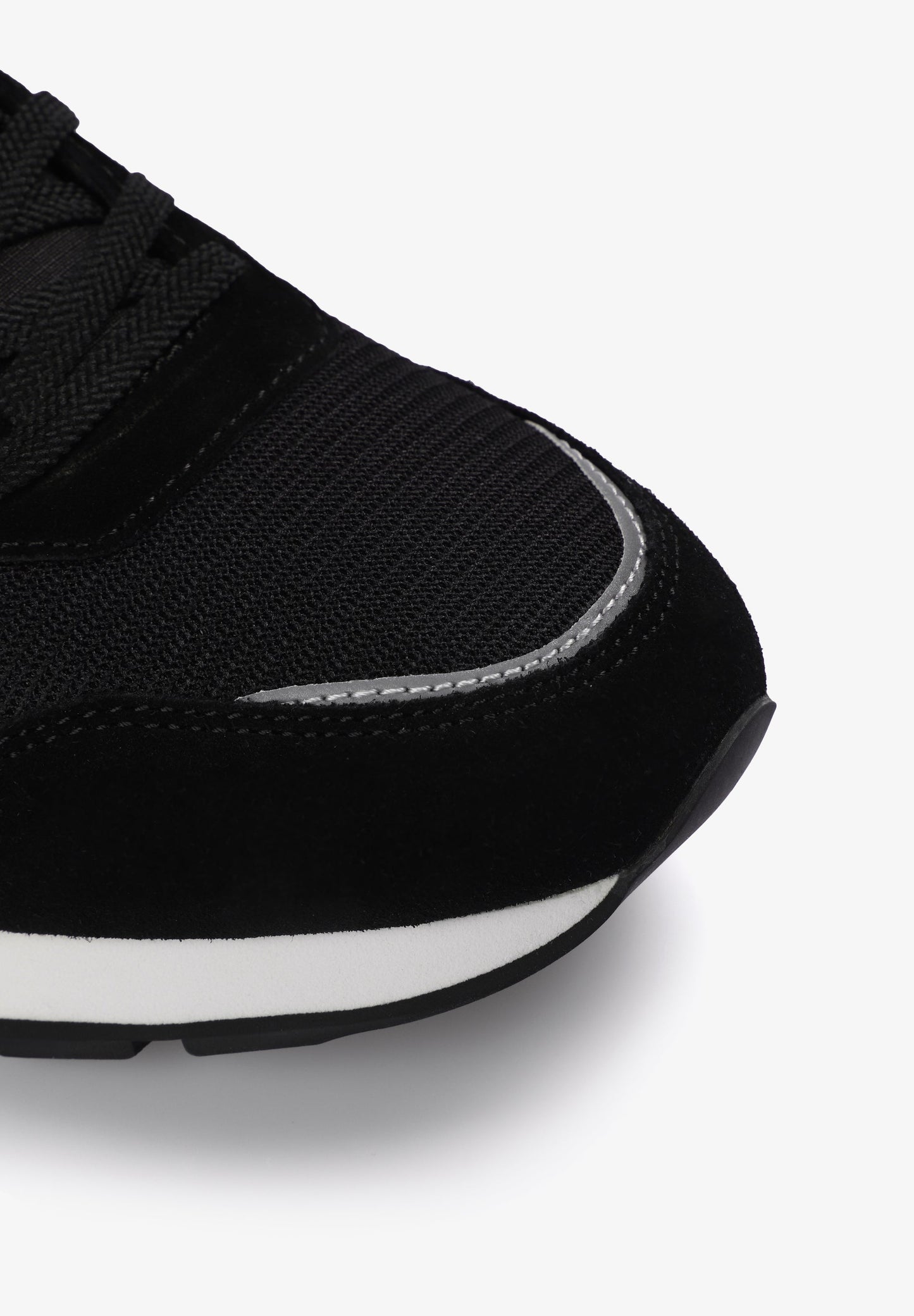 SNEAKERS PIEL CALAVERA - Scalpers