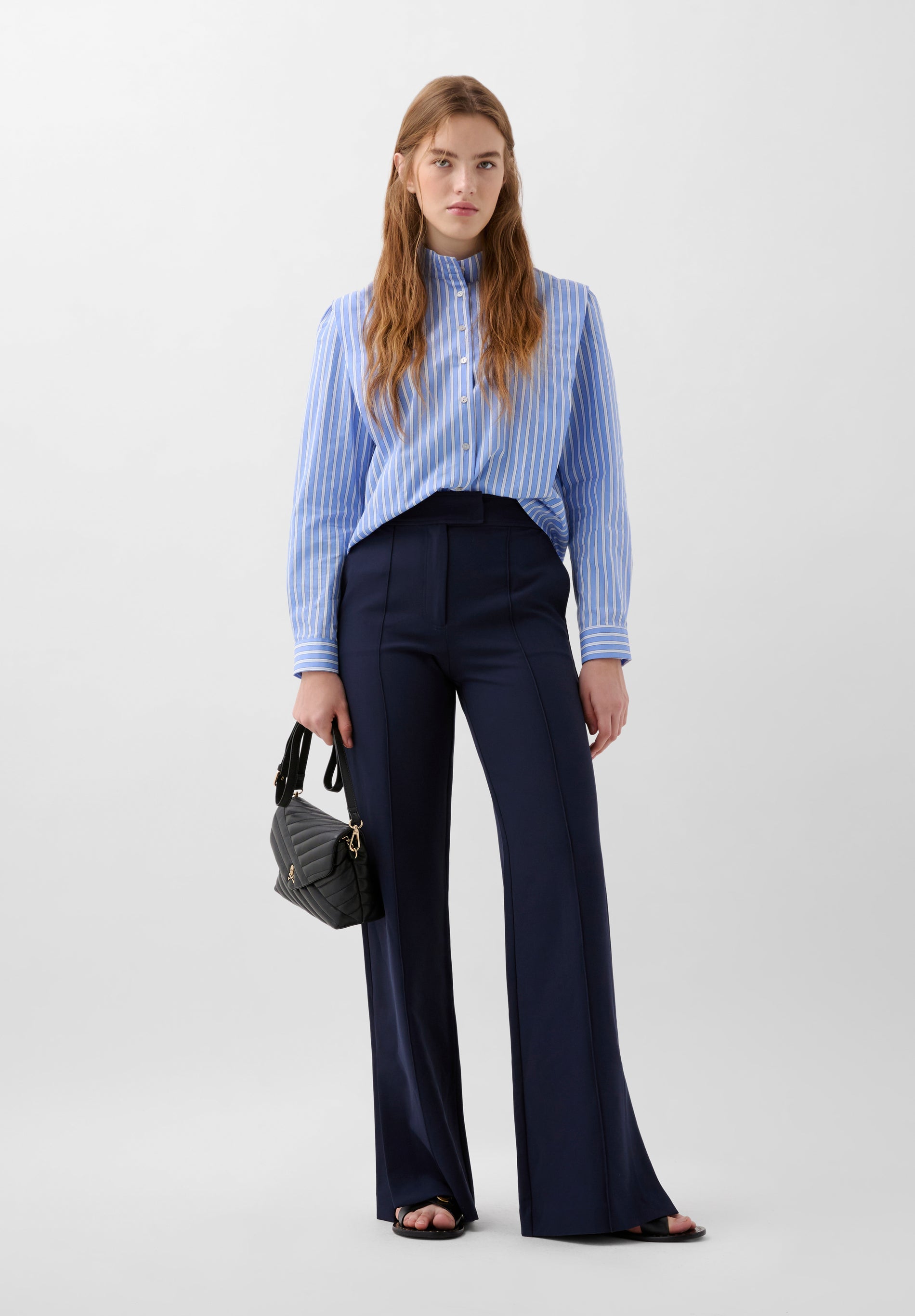 PANTALÓN DETALLE COSTURA