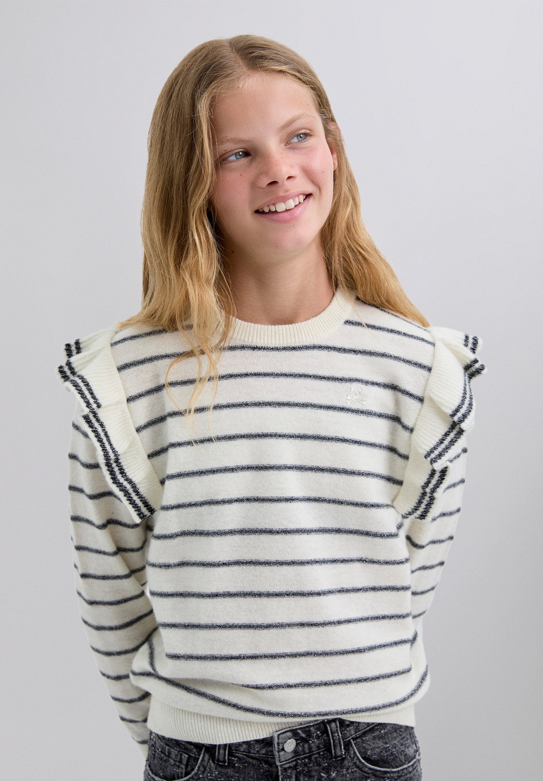 SWEATER RAYAS VOLANTE