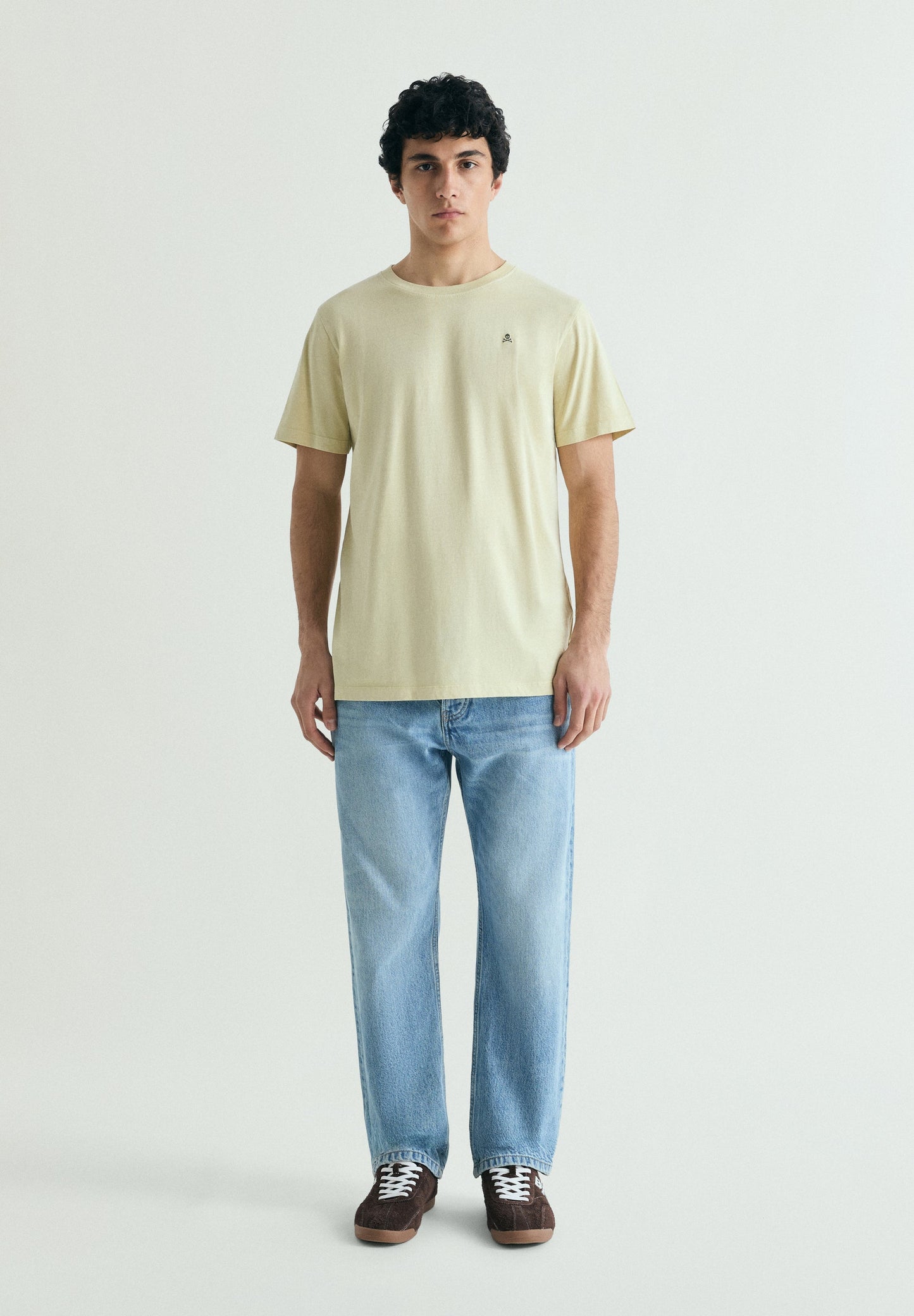 CAMISETA BORDADA EFECTO WASHED