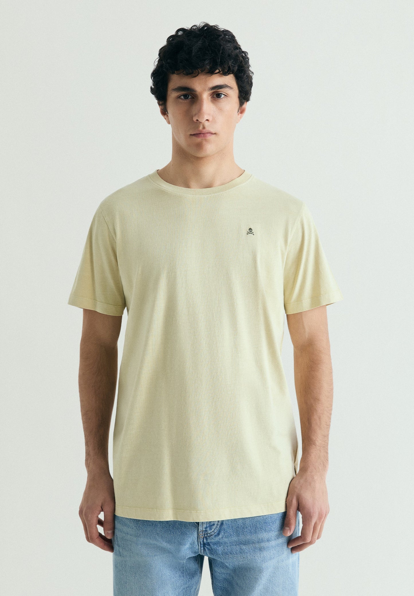 CAMISETA BORDADA EFECTO WASHED