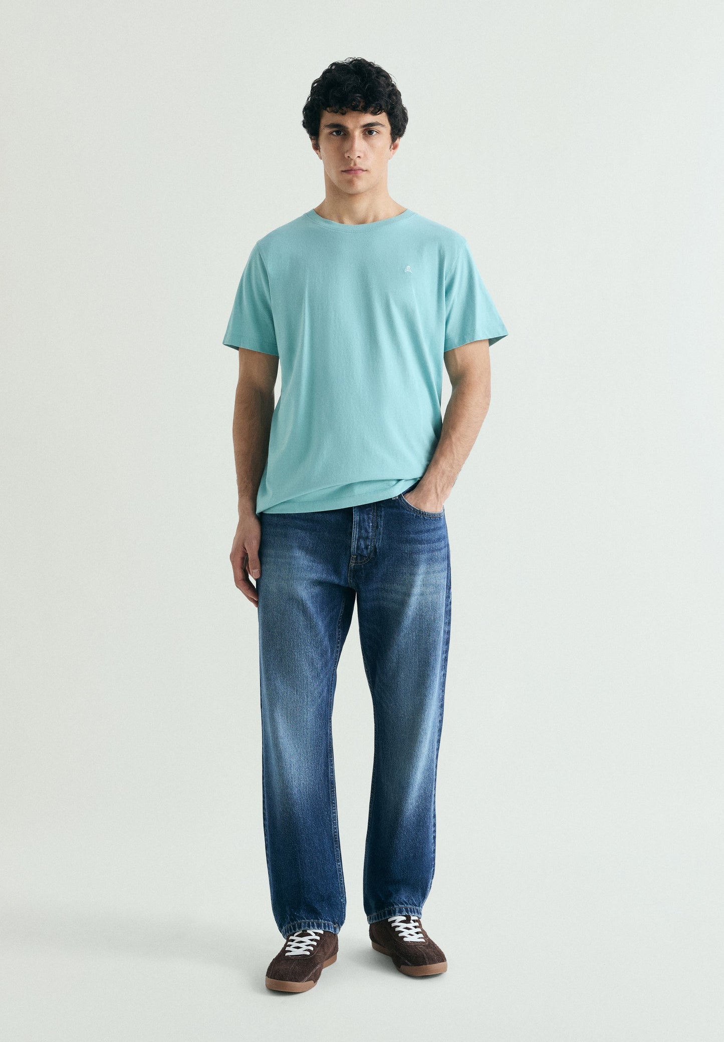 CAMISETA BORDADA EFECTO WASHED