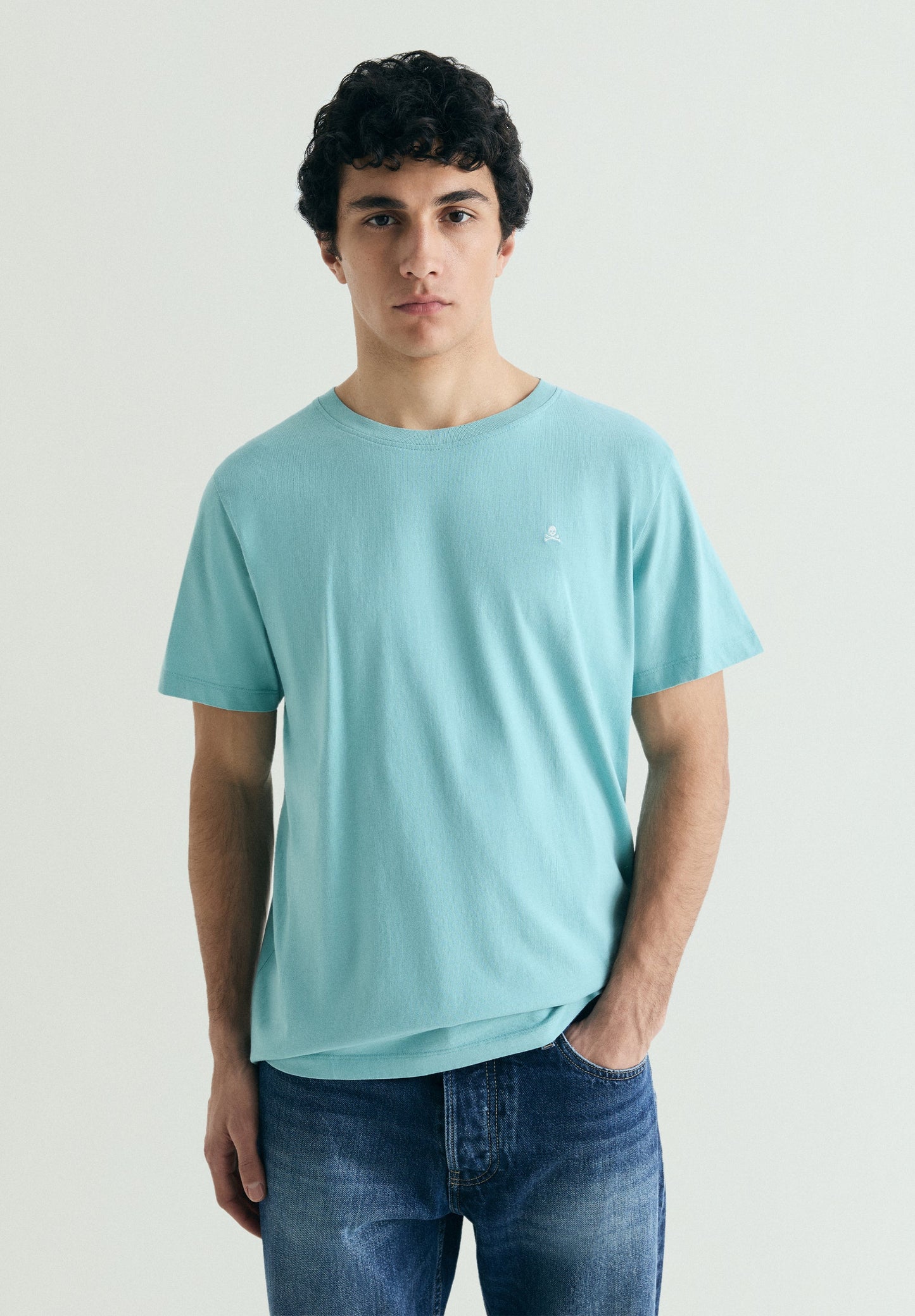 CAMISETA BORDADA EFECTO WASHED