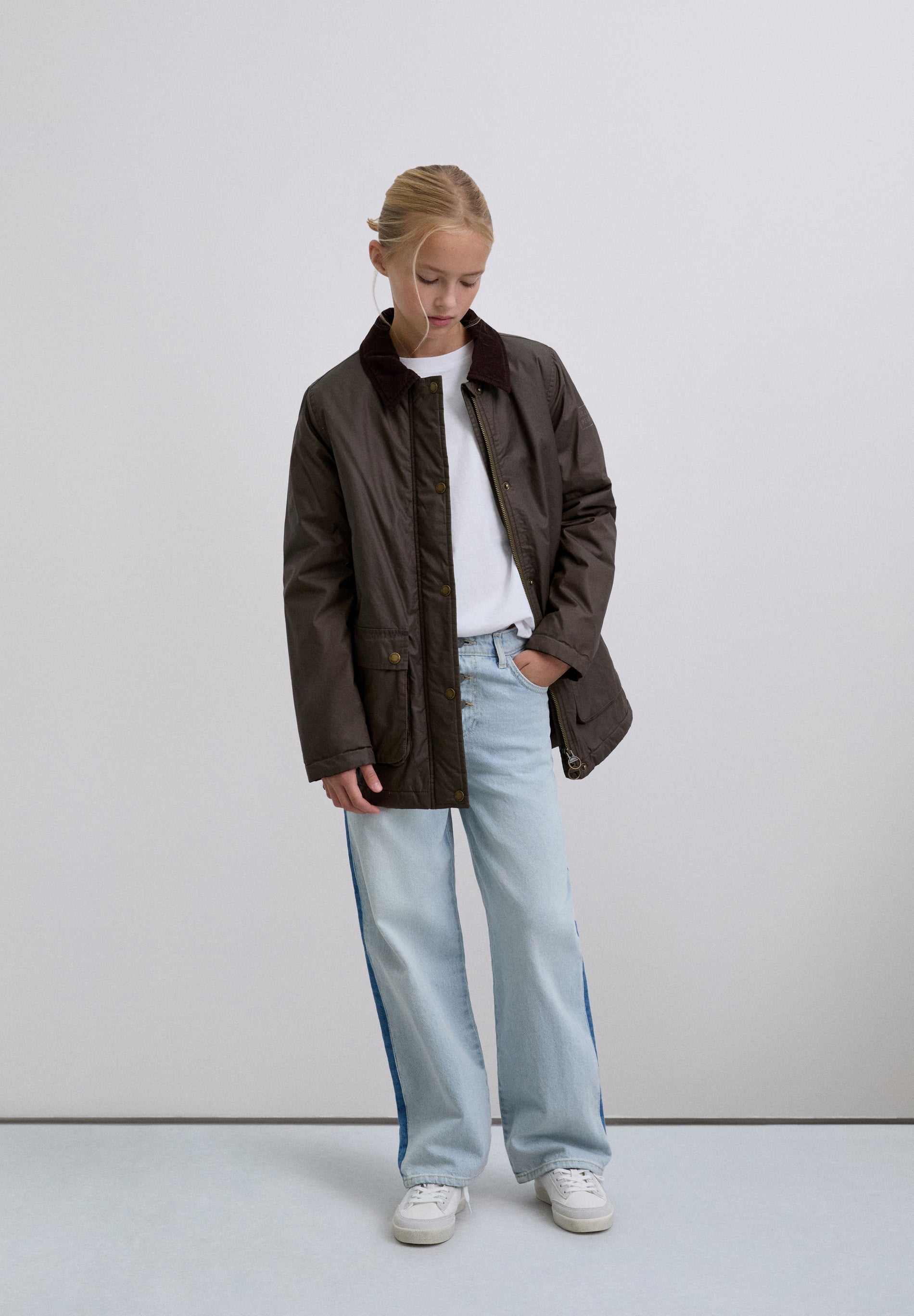 CHAQUETA CUELLO CONTRASTE