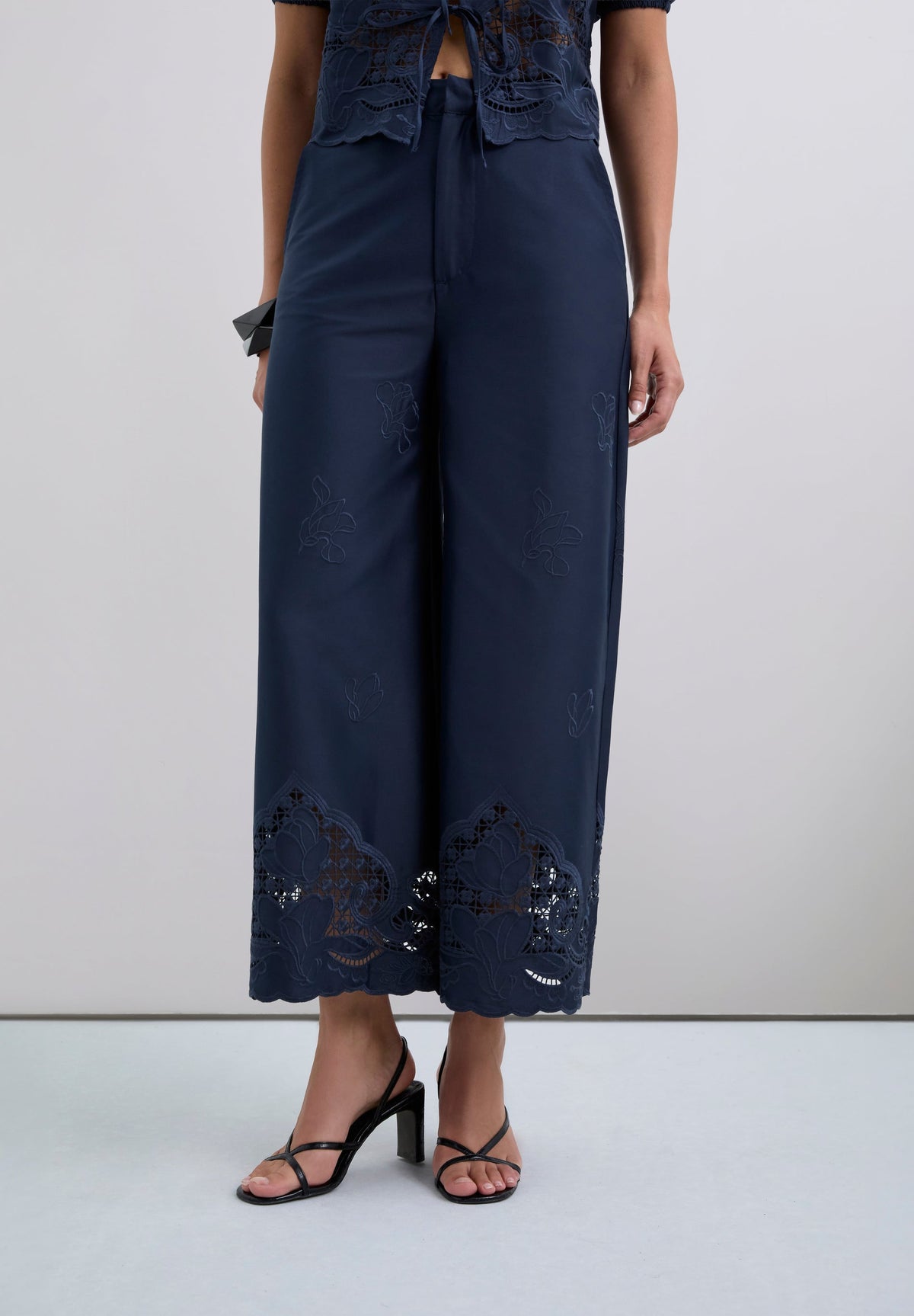 PANTALÓN CULOTTE BORDADO