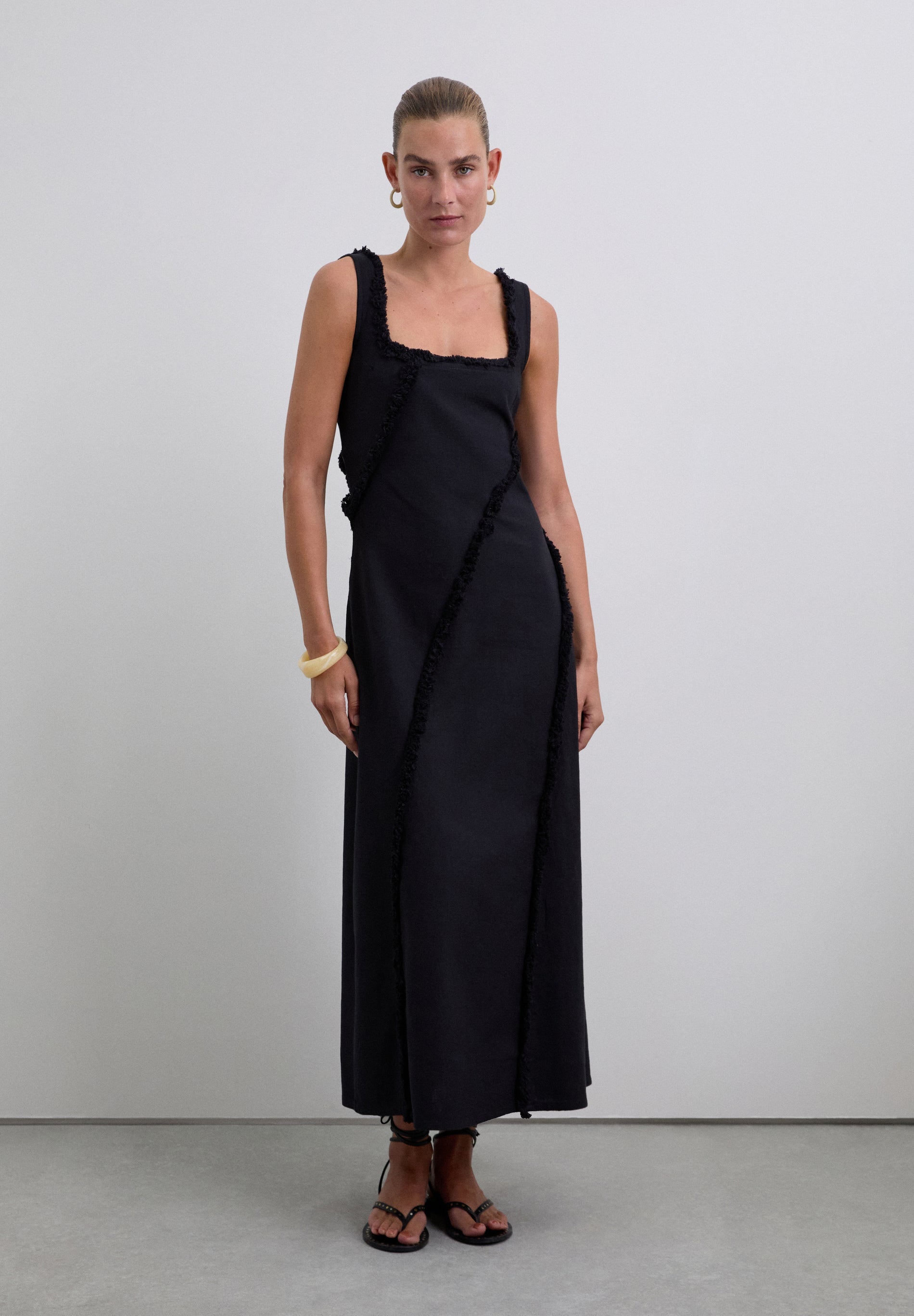 VESTIDO FLECOS DESPUNTADOS - Scalpers