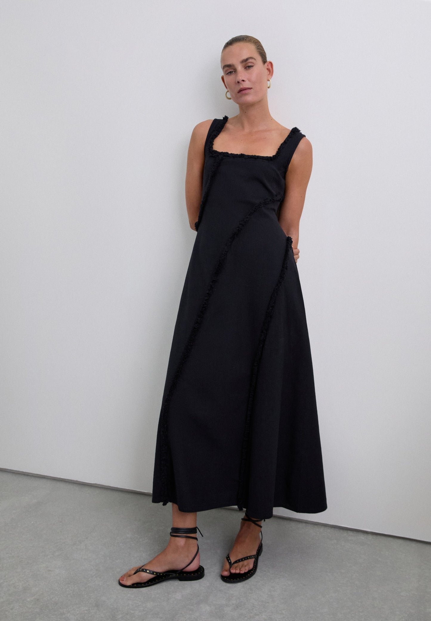 VESTIDO FLECOS DESPUNTADOS - Scalpers