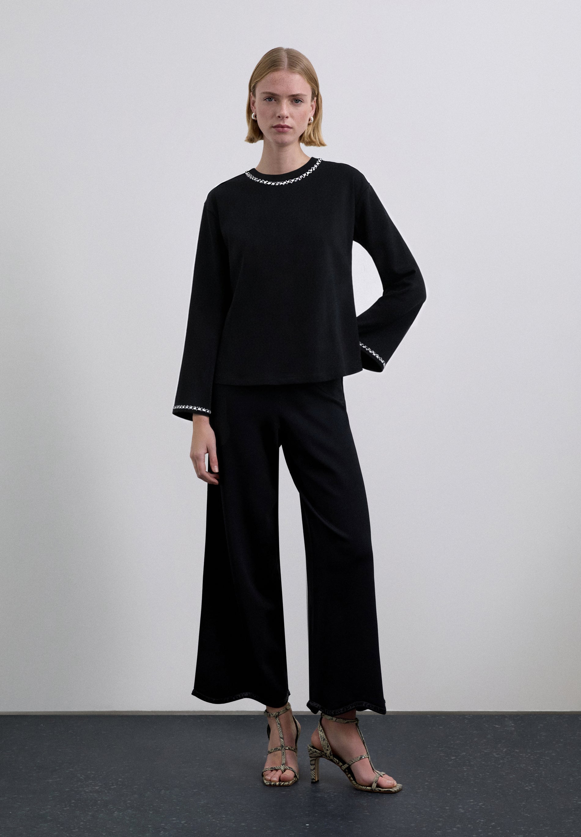 CHALECO DETALLES LENTEJUELAS