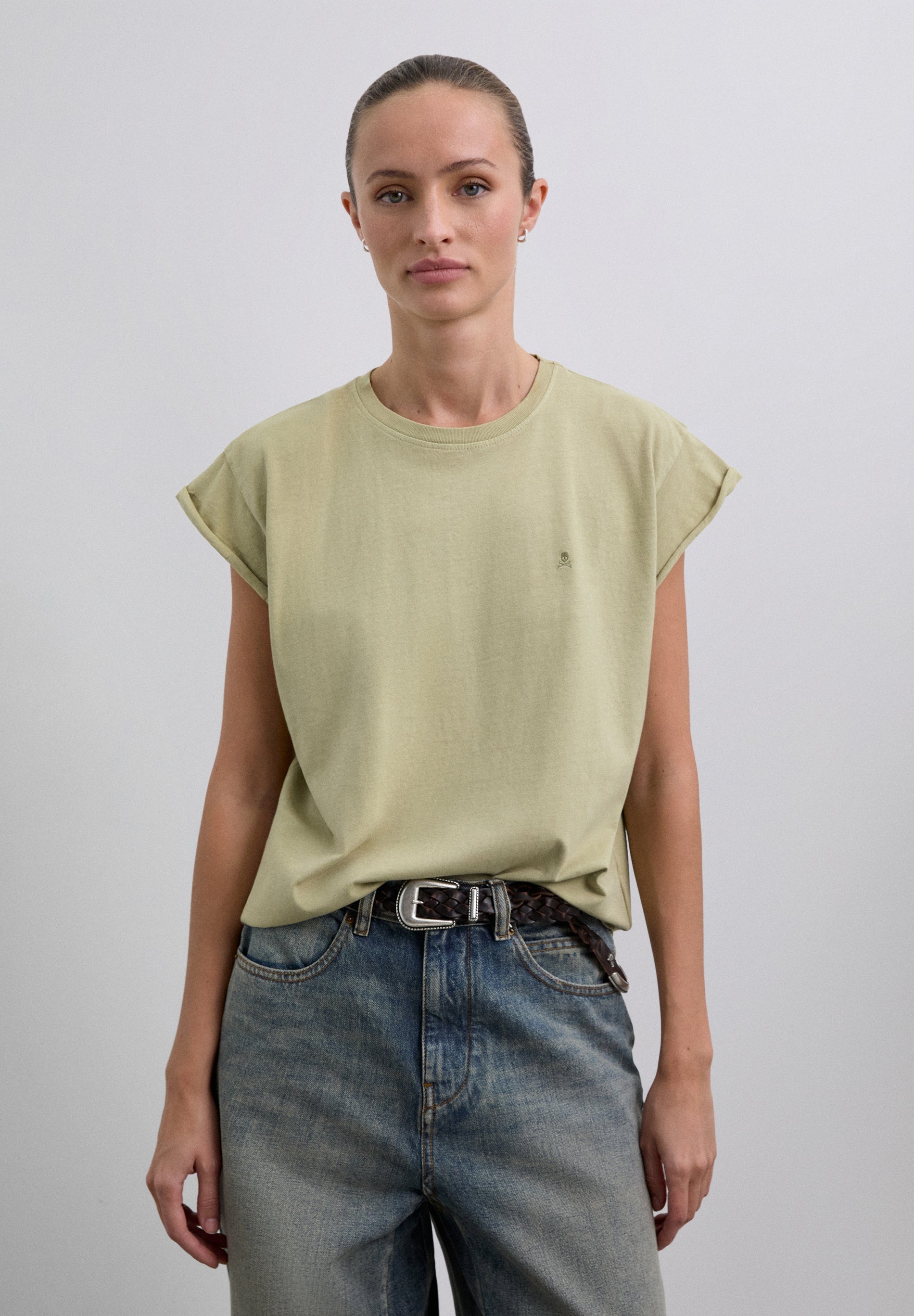 POLERA BÁSICA CALAVERA