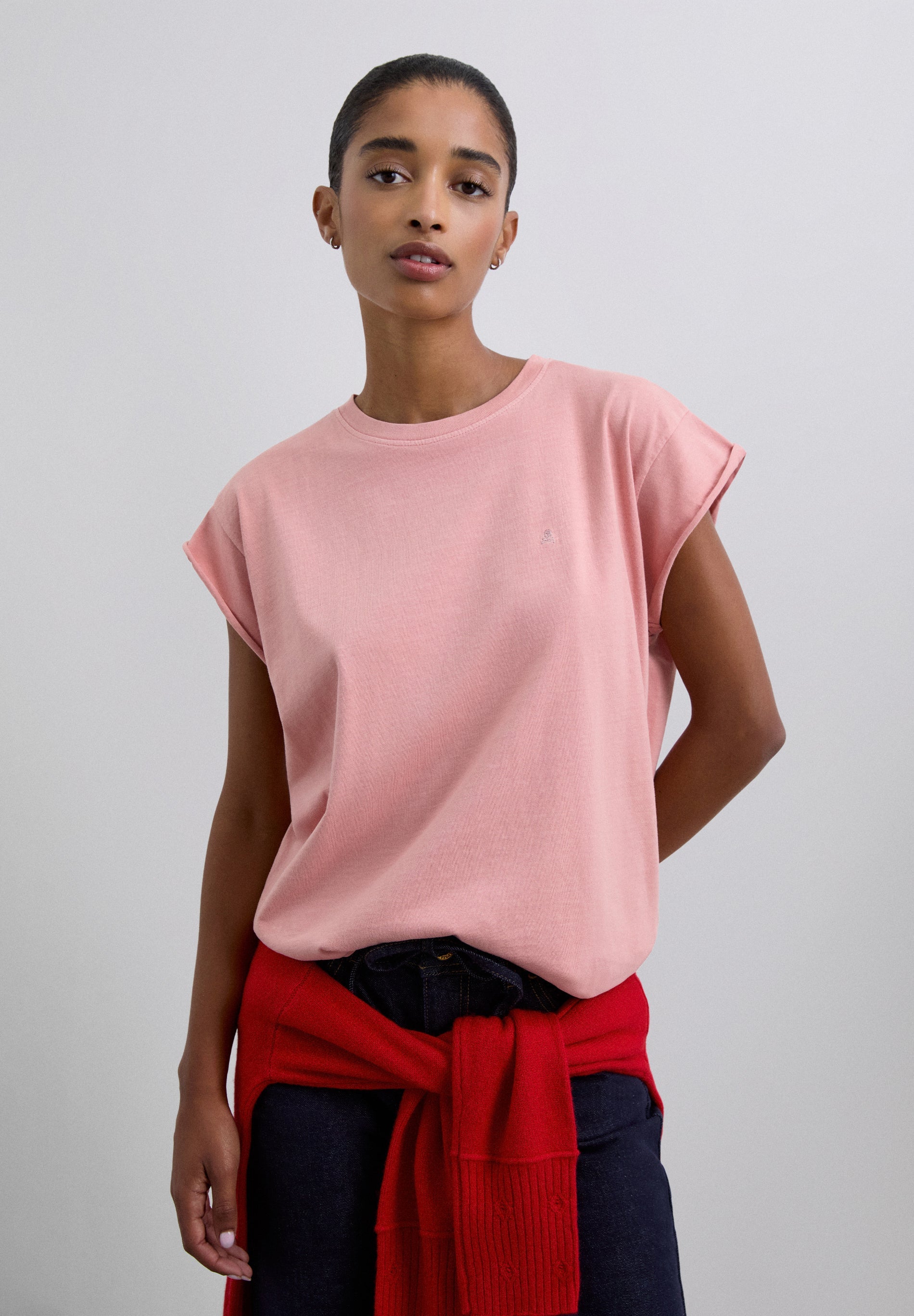 POLERA BÁSICA CALAVERA