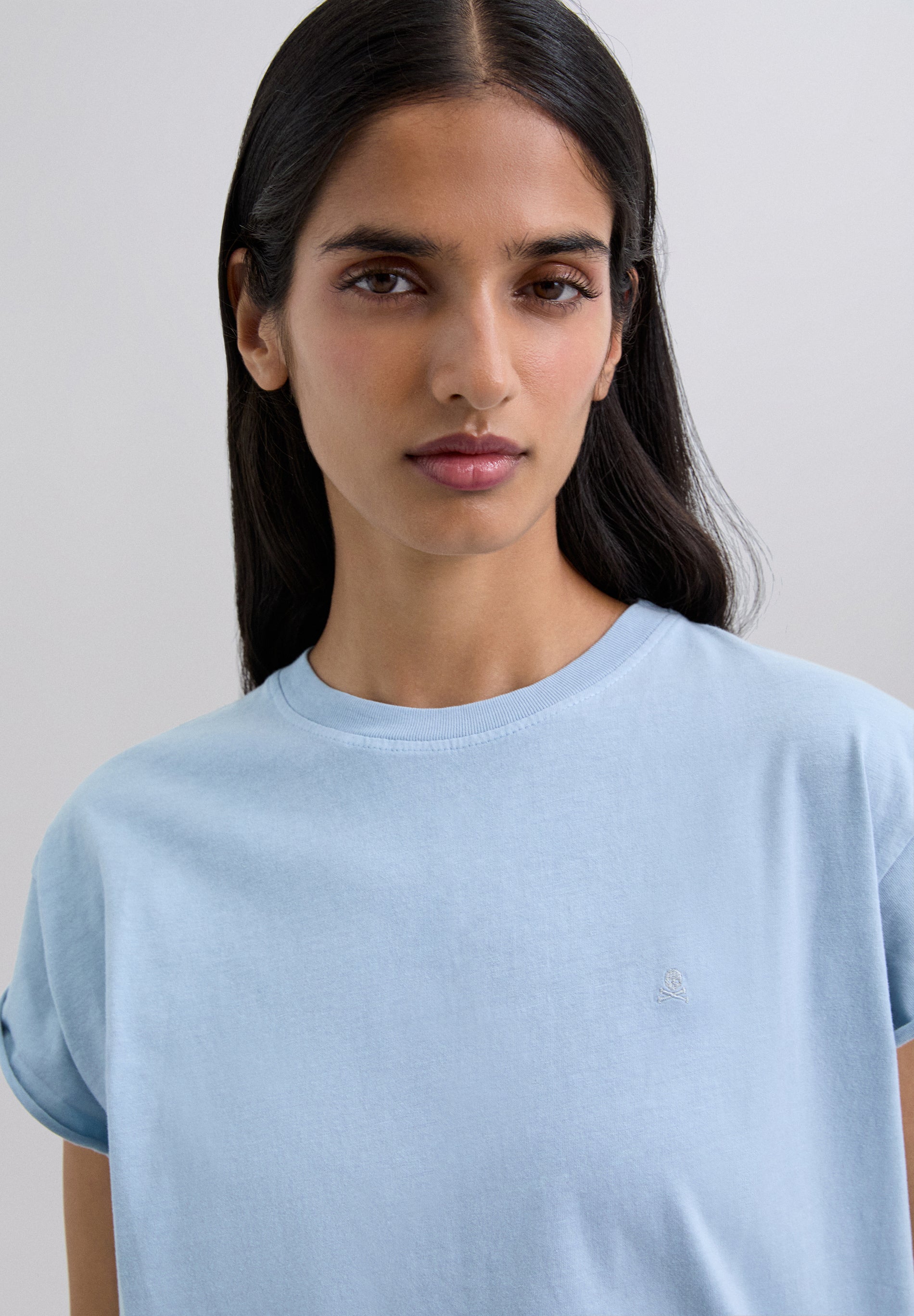 POLERA BÁSICA CALAVERA