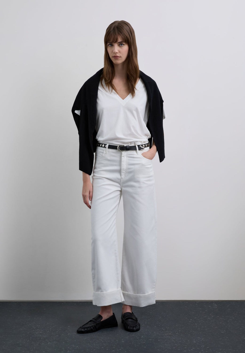 CAMISETA BÁSICA CUELLO PICO - Scalpers