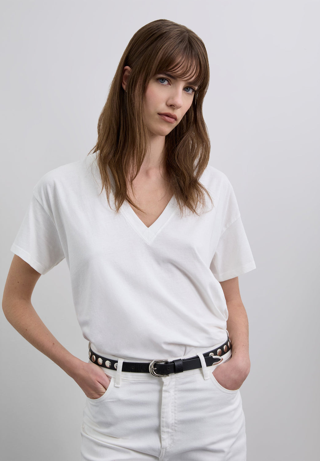 CAMISETA BÁSICA CUELLO PICO - Scalpers