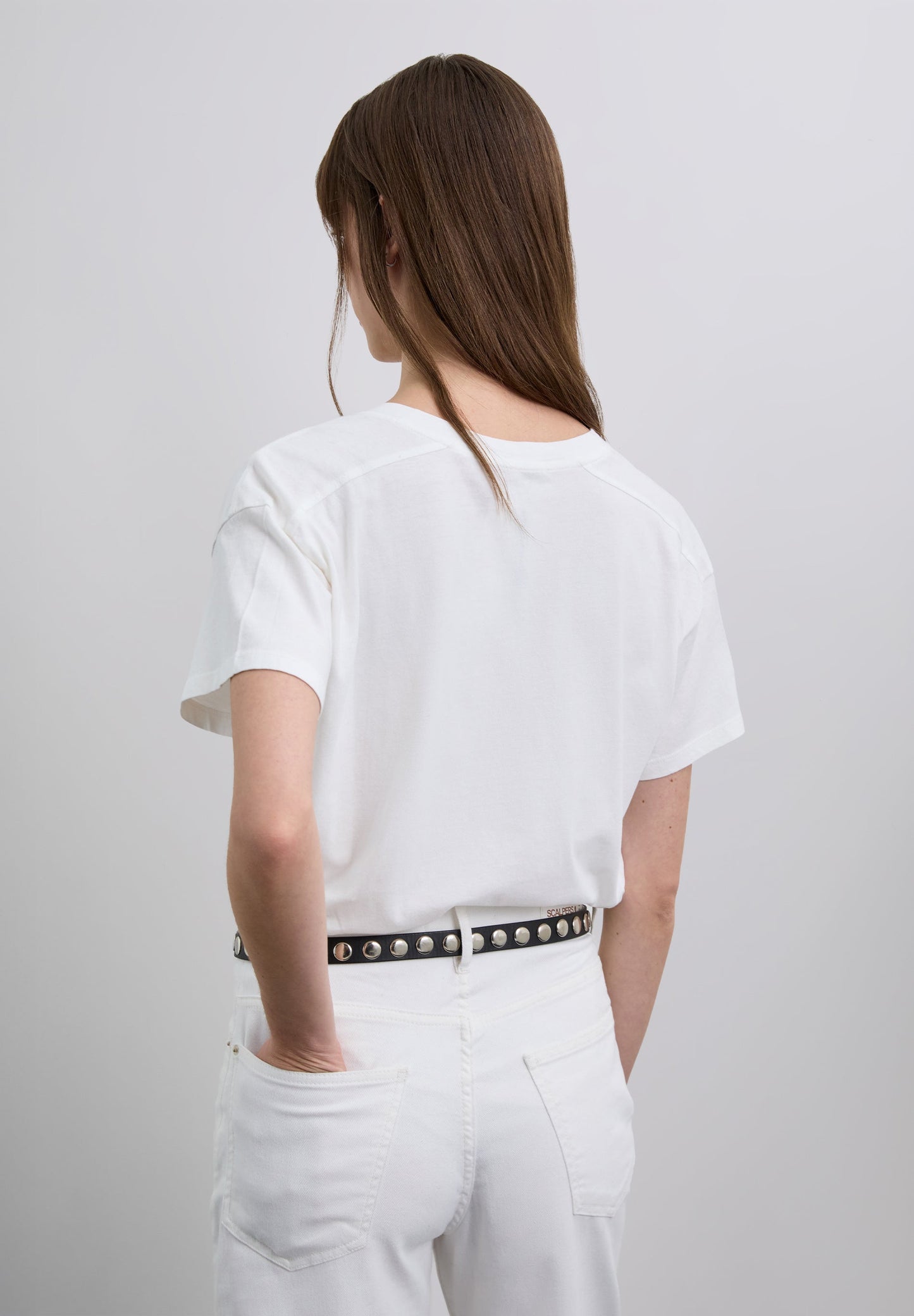 CAMISETA BÁSICA CUELLO PICO - Scalpers