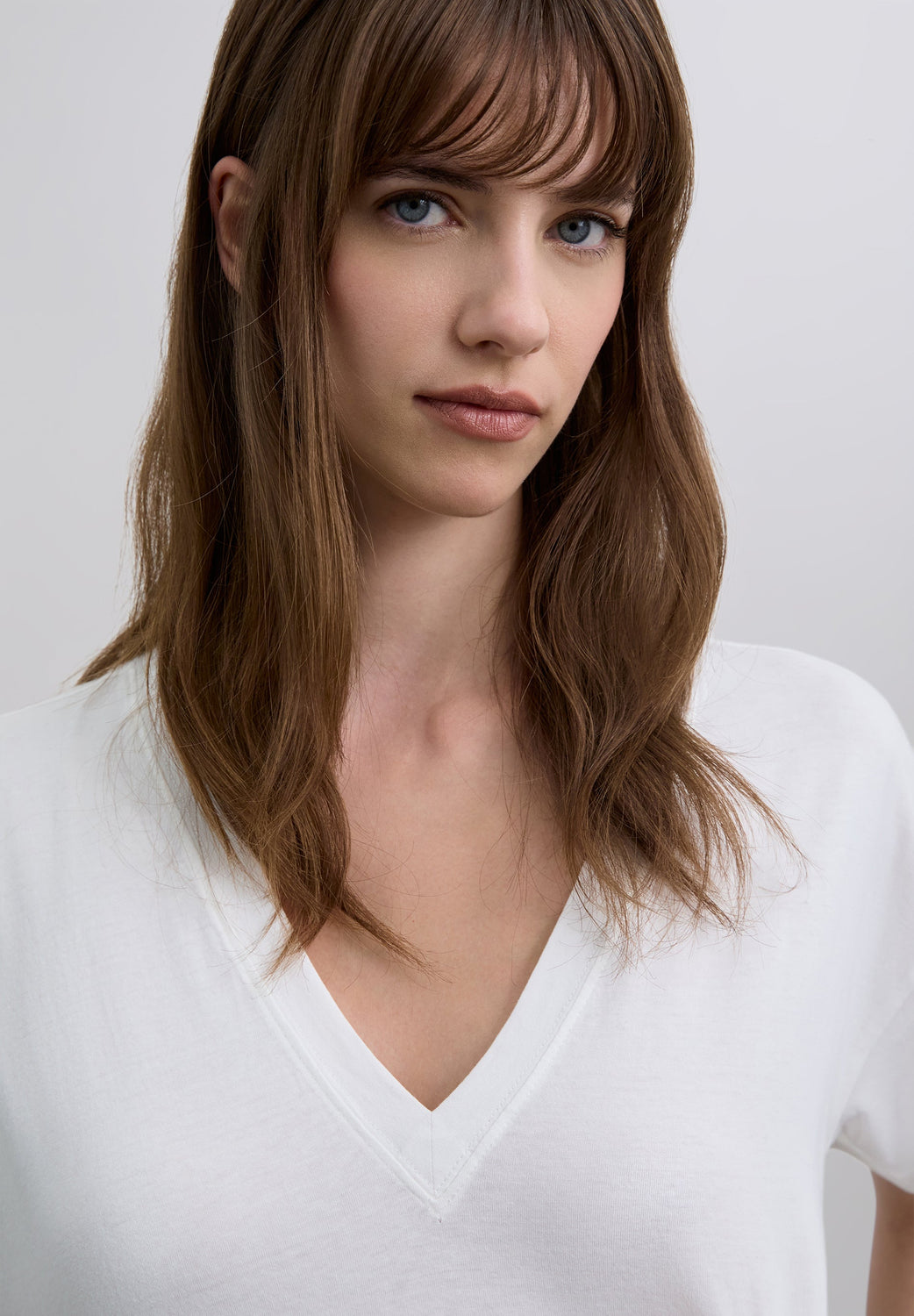 CAMISETA BÁSICA CUELLO PICO - Scalpers