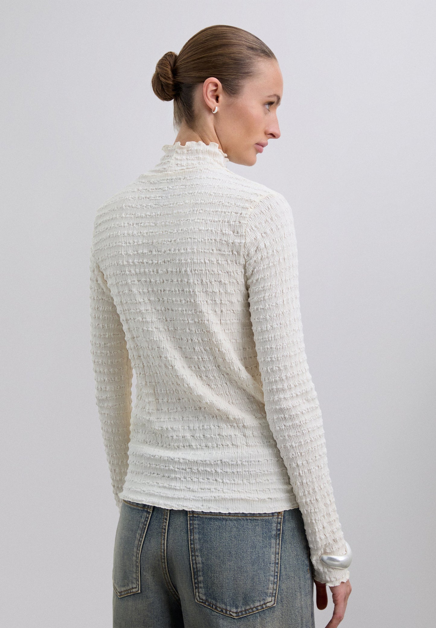 TOP CUELLO ALTO ESTRUCTURA - Scalpers