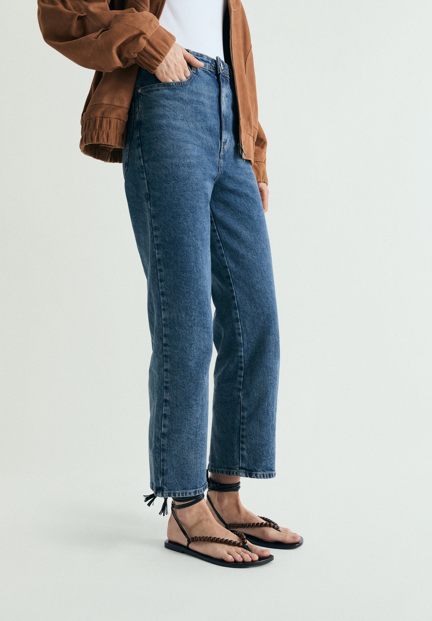 JEANS BOTONES TRASEROS