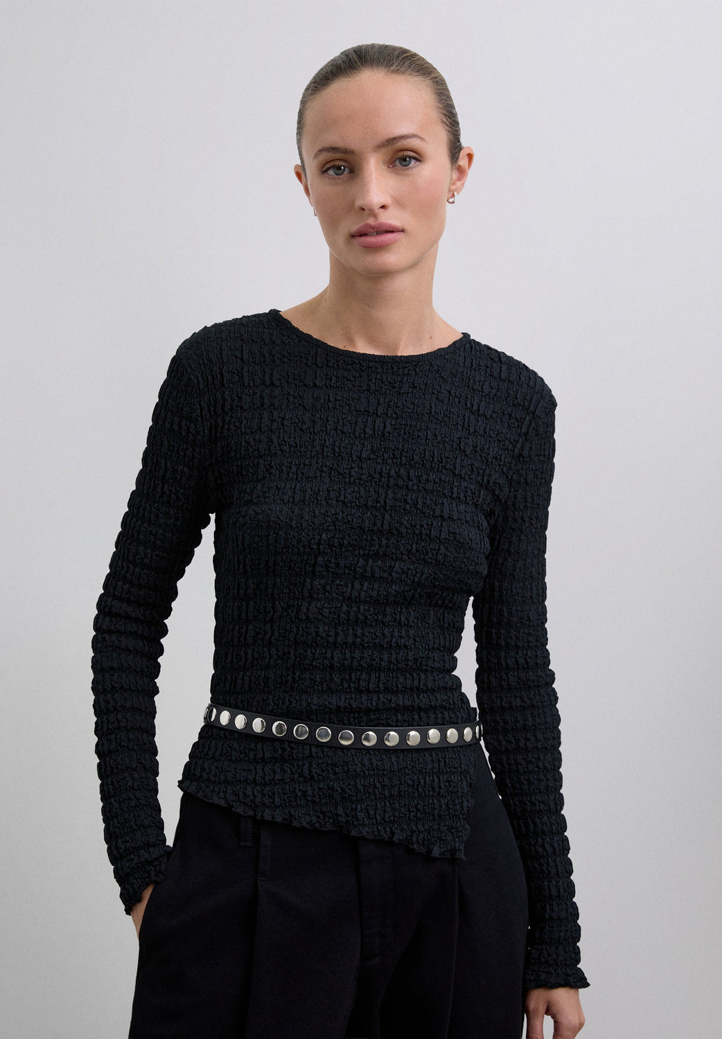 TOP CUELLO REDONDO ESTRUCTURA - Scalpers