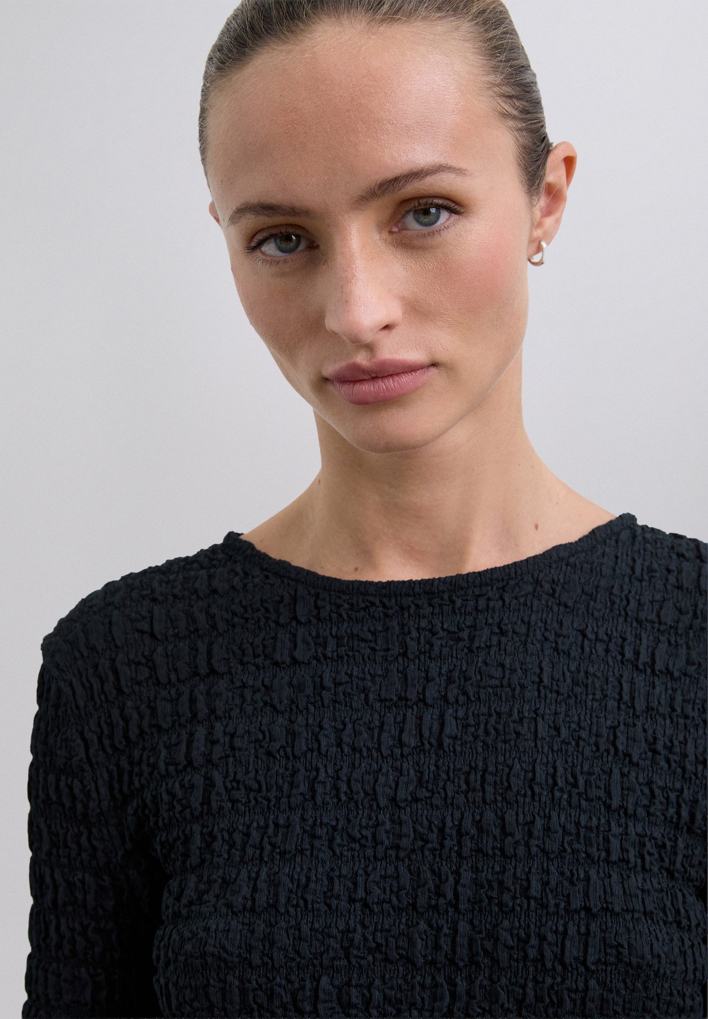 TOP CUELLO REDONDO ESTRUCTURA - Scalpers