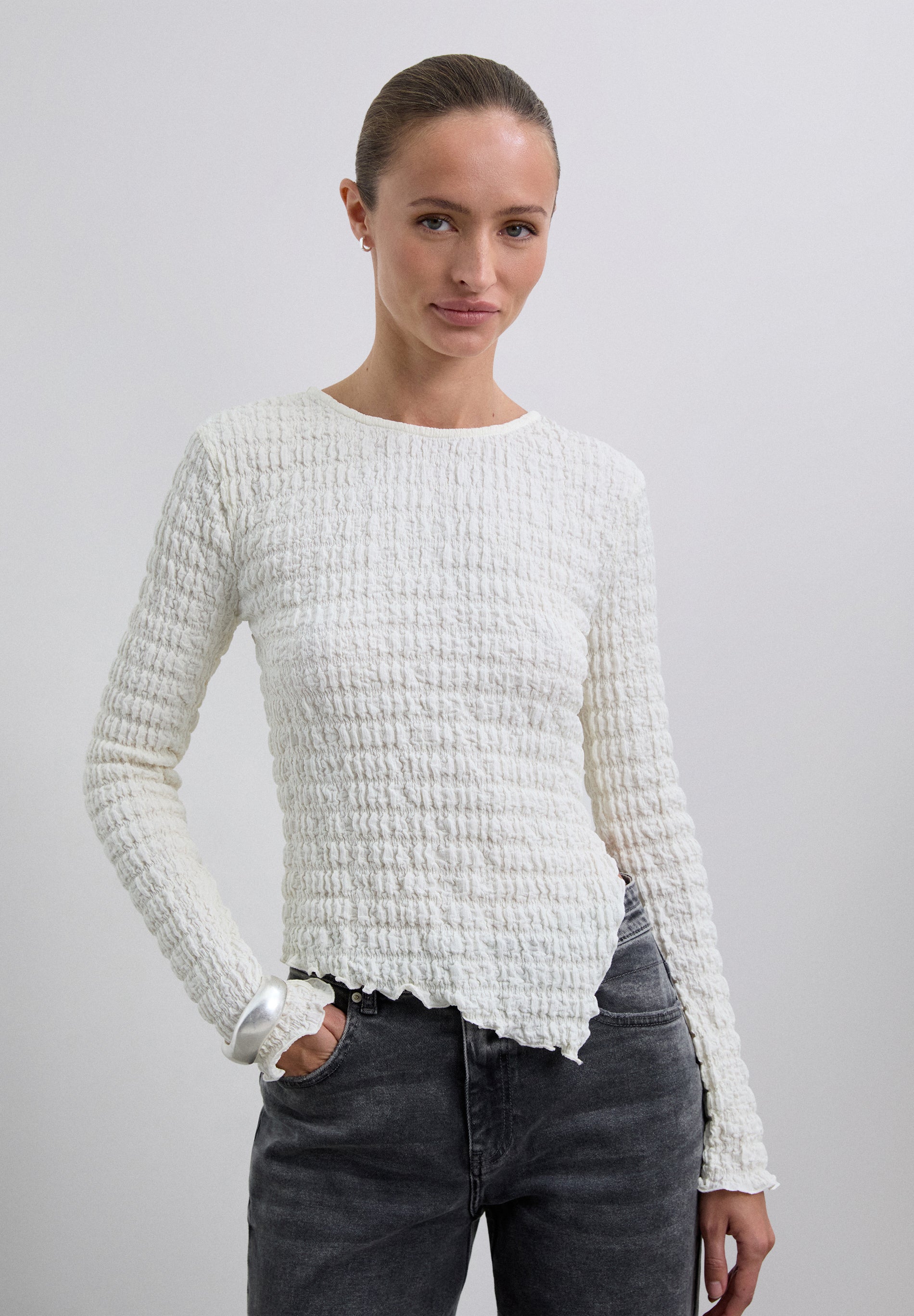 TOP CUELLO REDONDO ESTRUCTURA - Scalpers