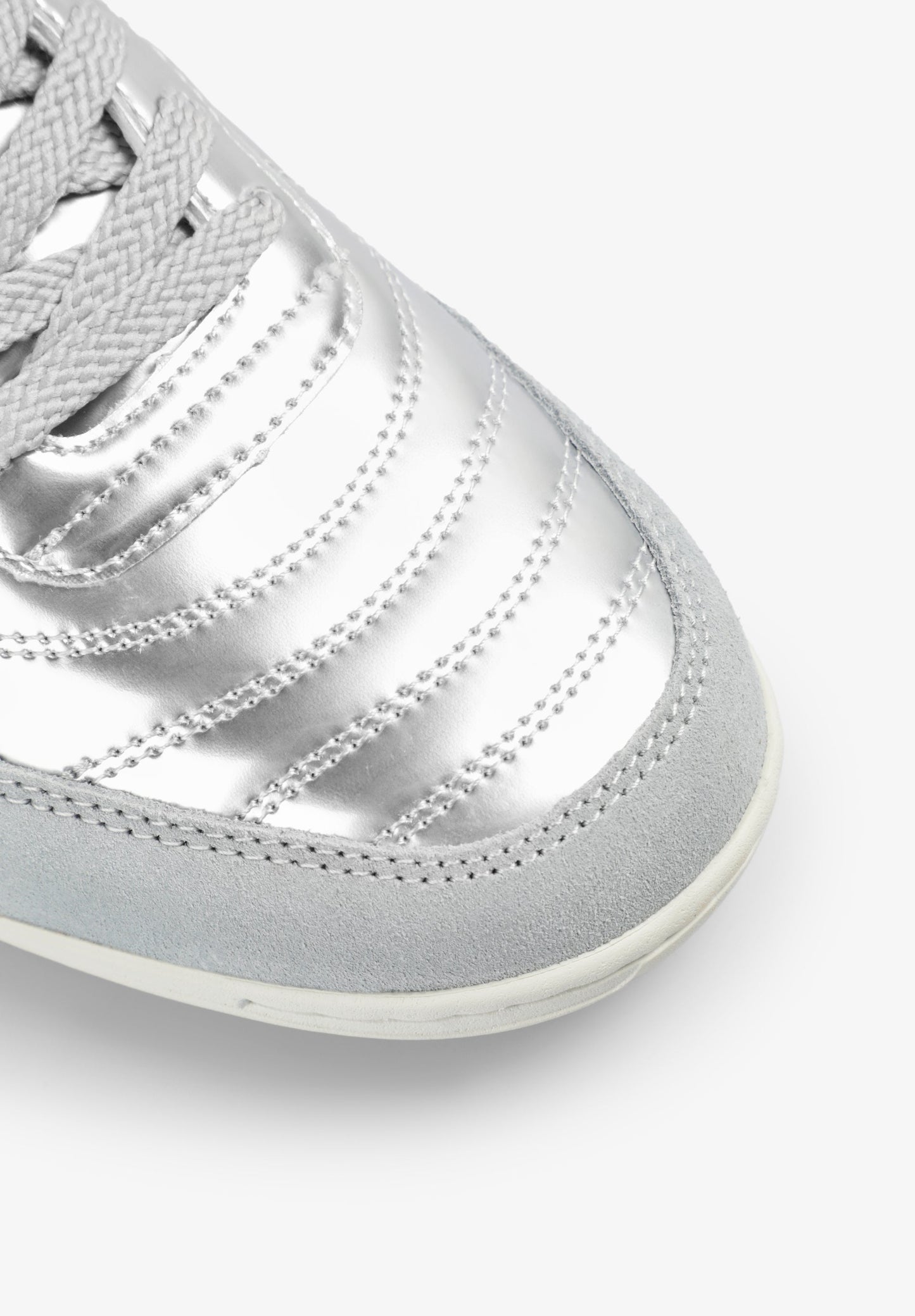ZAPATILLAS DEPORTIVAS METALIZADAS