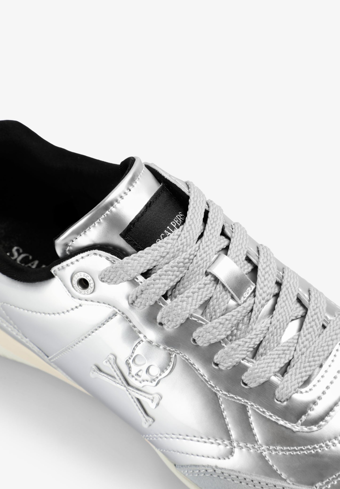 ZAPATILLAS DEPORTIVAS METALIZADAS