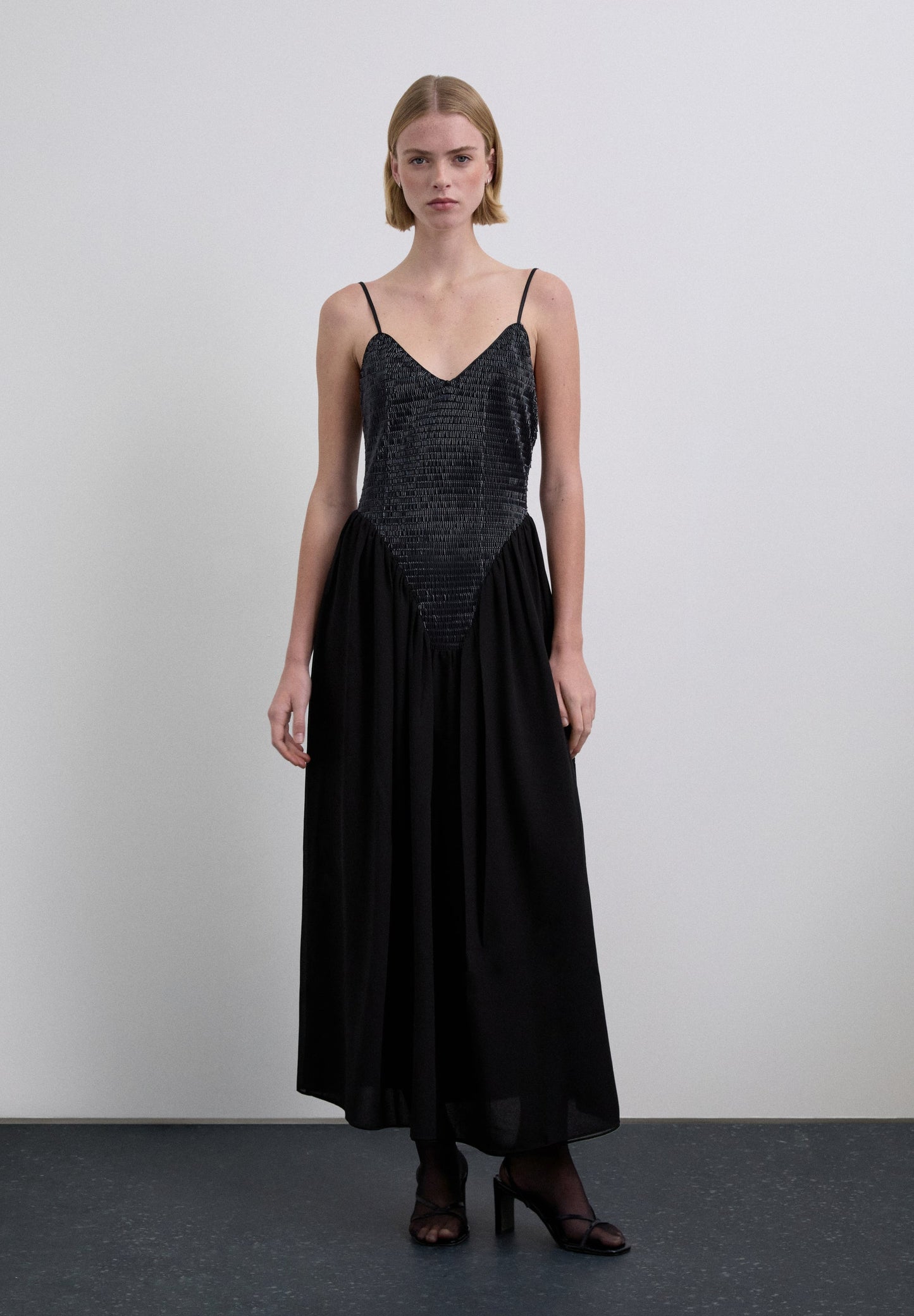 VESTIDO CORPIÑO LENTEJUELAS - Scalpers