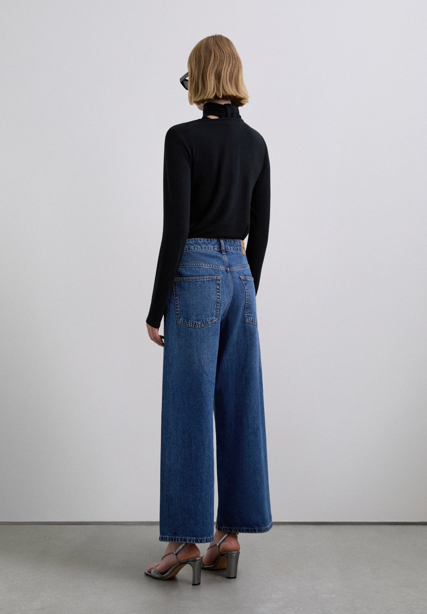 JEANS RECTOS TACHUELAS - Scalpers