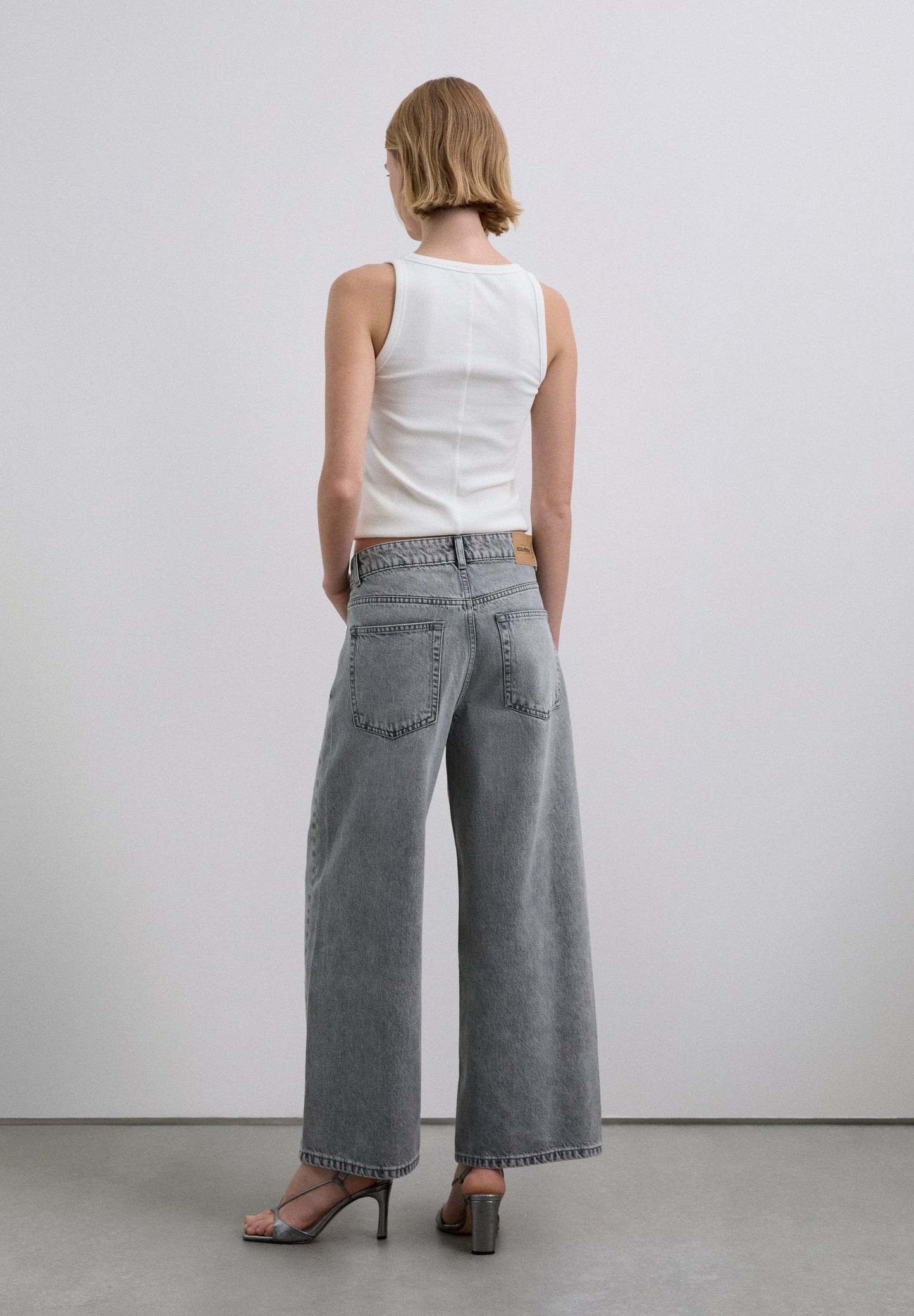 JEANS RECTOS TACHUELAS - Scalpers