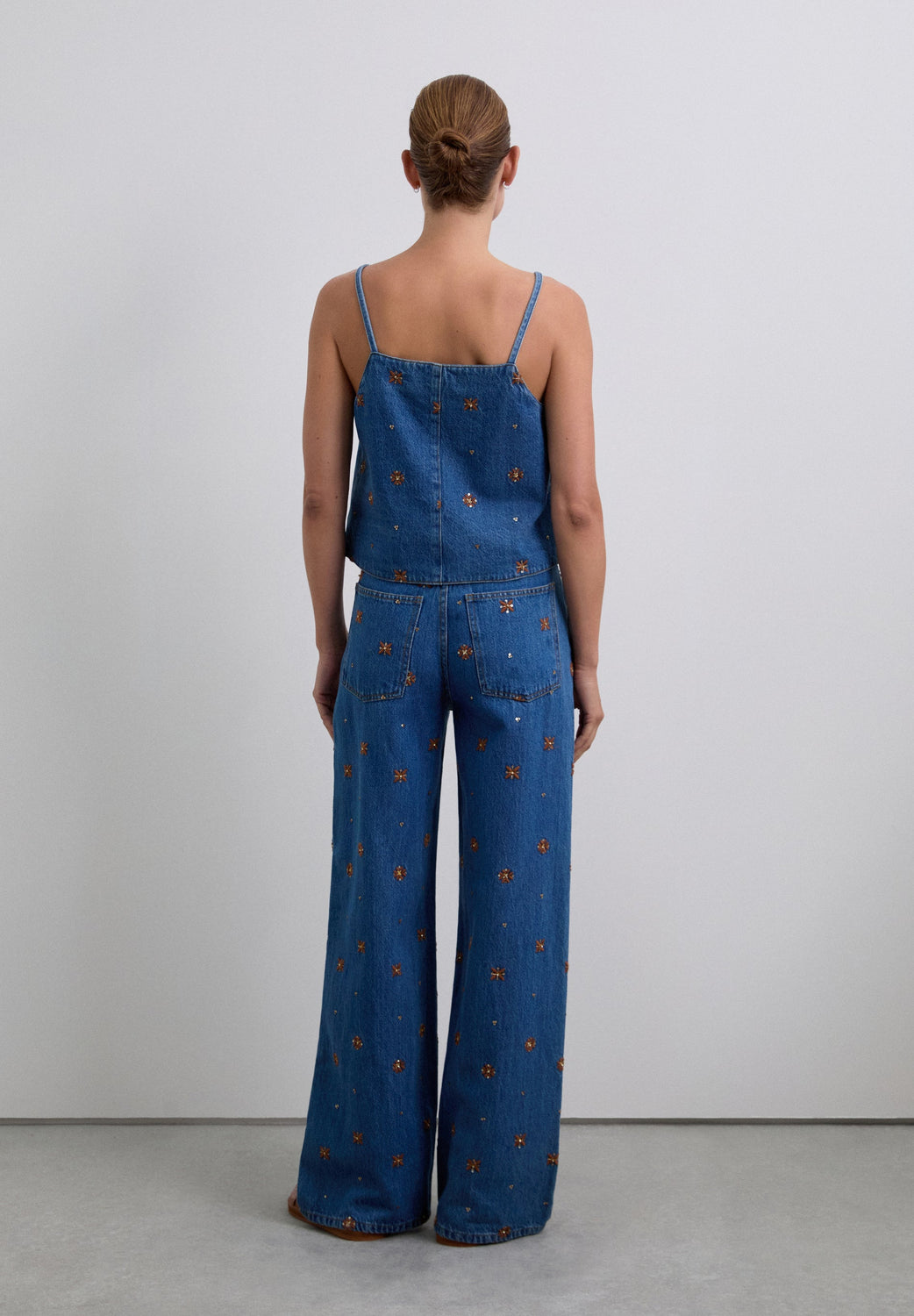 PANTALÓN DENIM RECTO FLORES - Scalpers