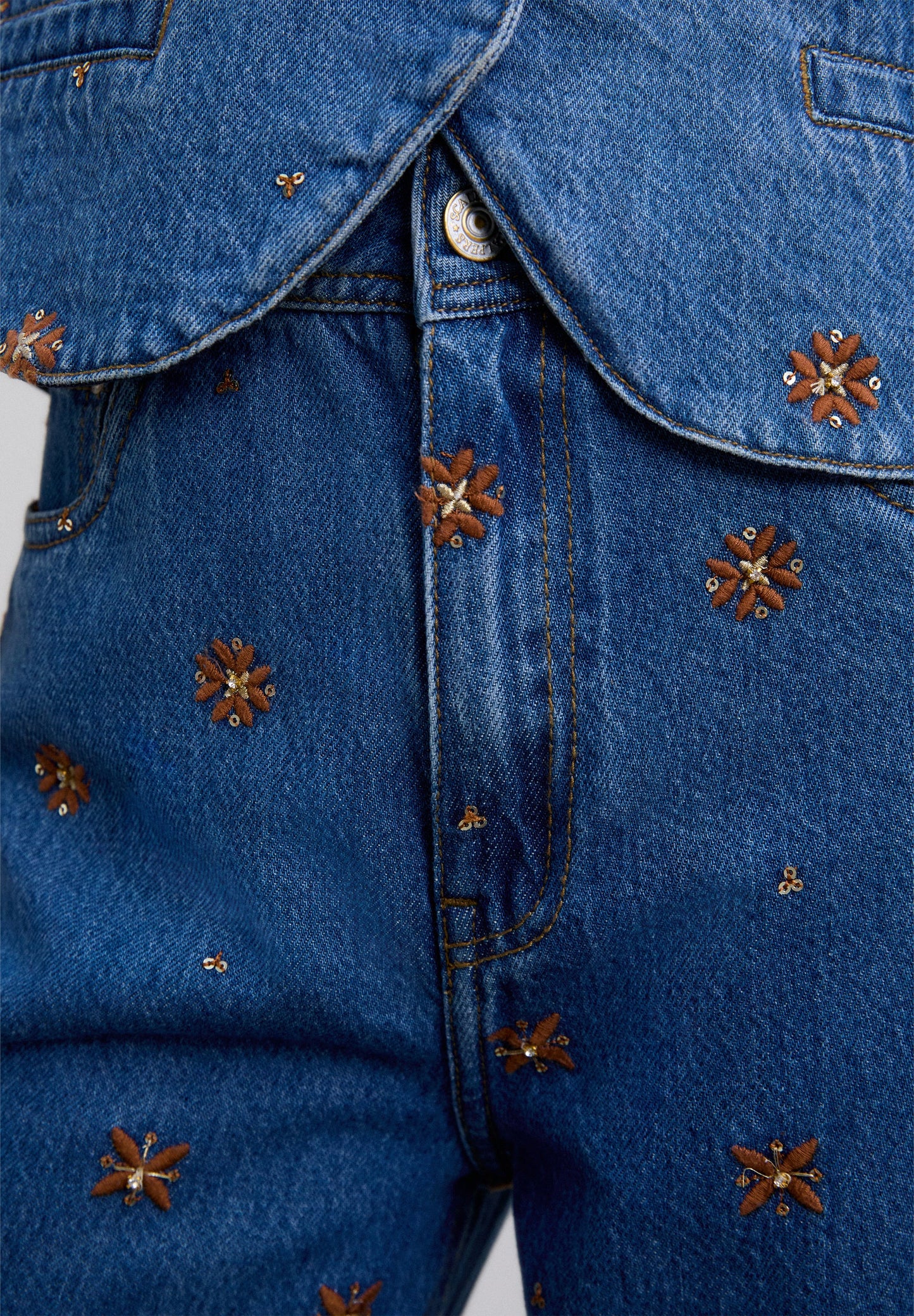PANTALÓN DENIM RECTO FLORES - Scalpers