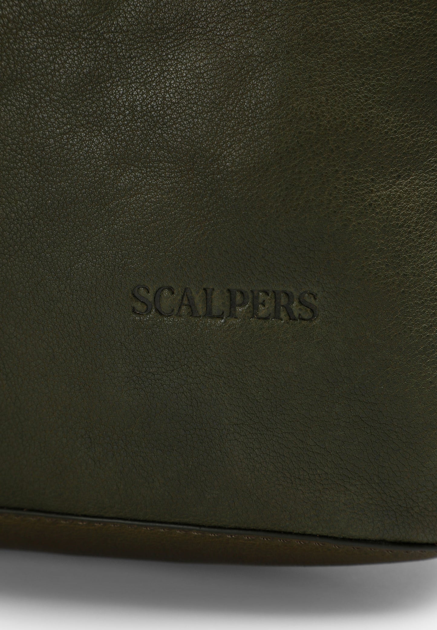 BOLSO PIEL TACHUELAS