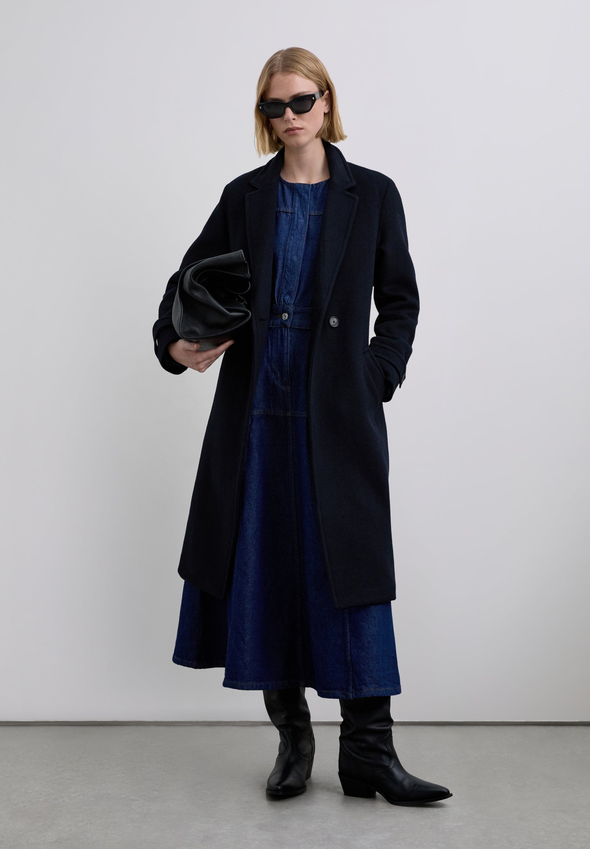 ABRIGO CON CINTURÓN A CONTRASTE