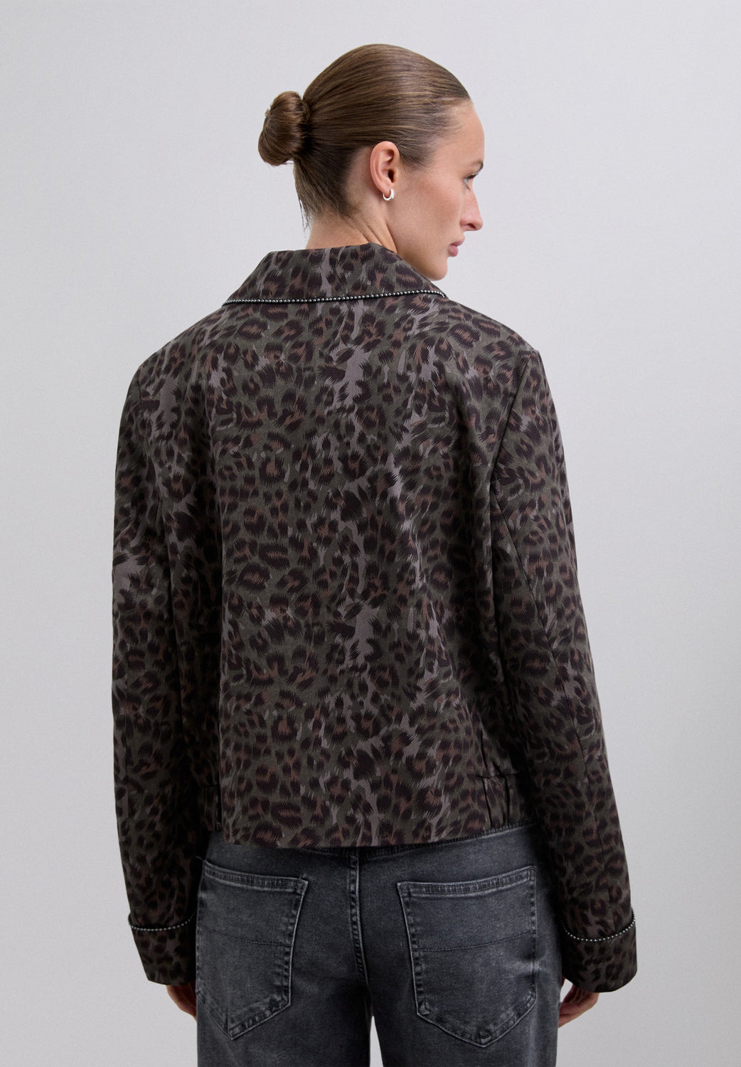 CHAQUETA ANIMAL PRINT STUDS - Scalpers