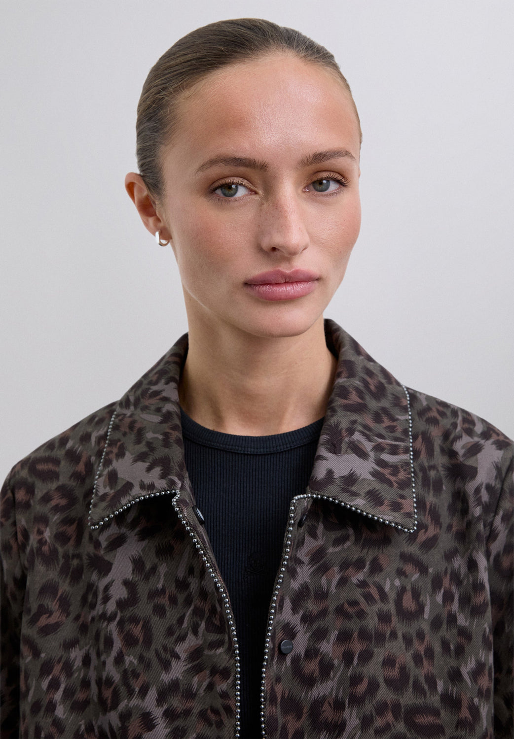 CHAQUETA ANIMAL PRINT STUDS - Scalpers