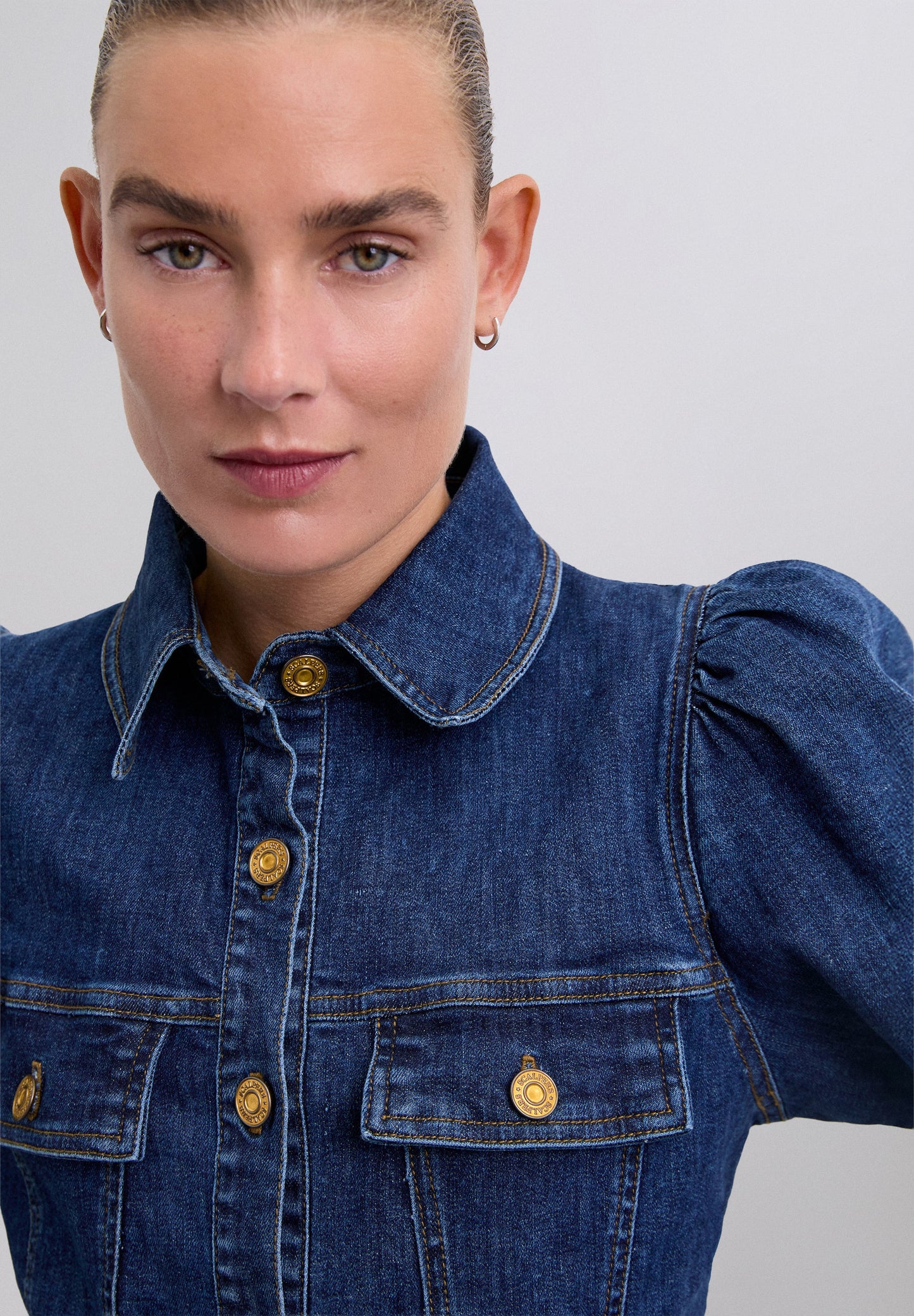 CAMISA DENIM MANGA ABULLONADA - Scalpers