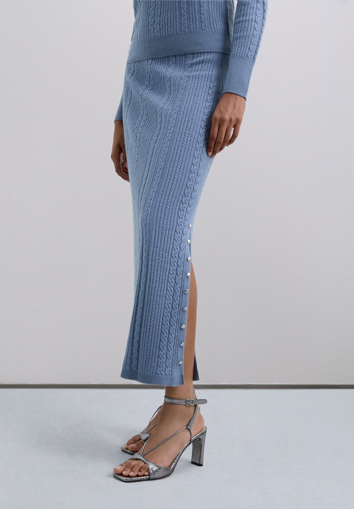 FALDA CABLE KNIT ABERTURA - Scalpers