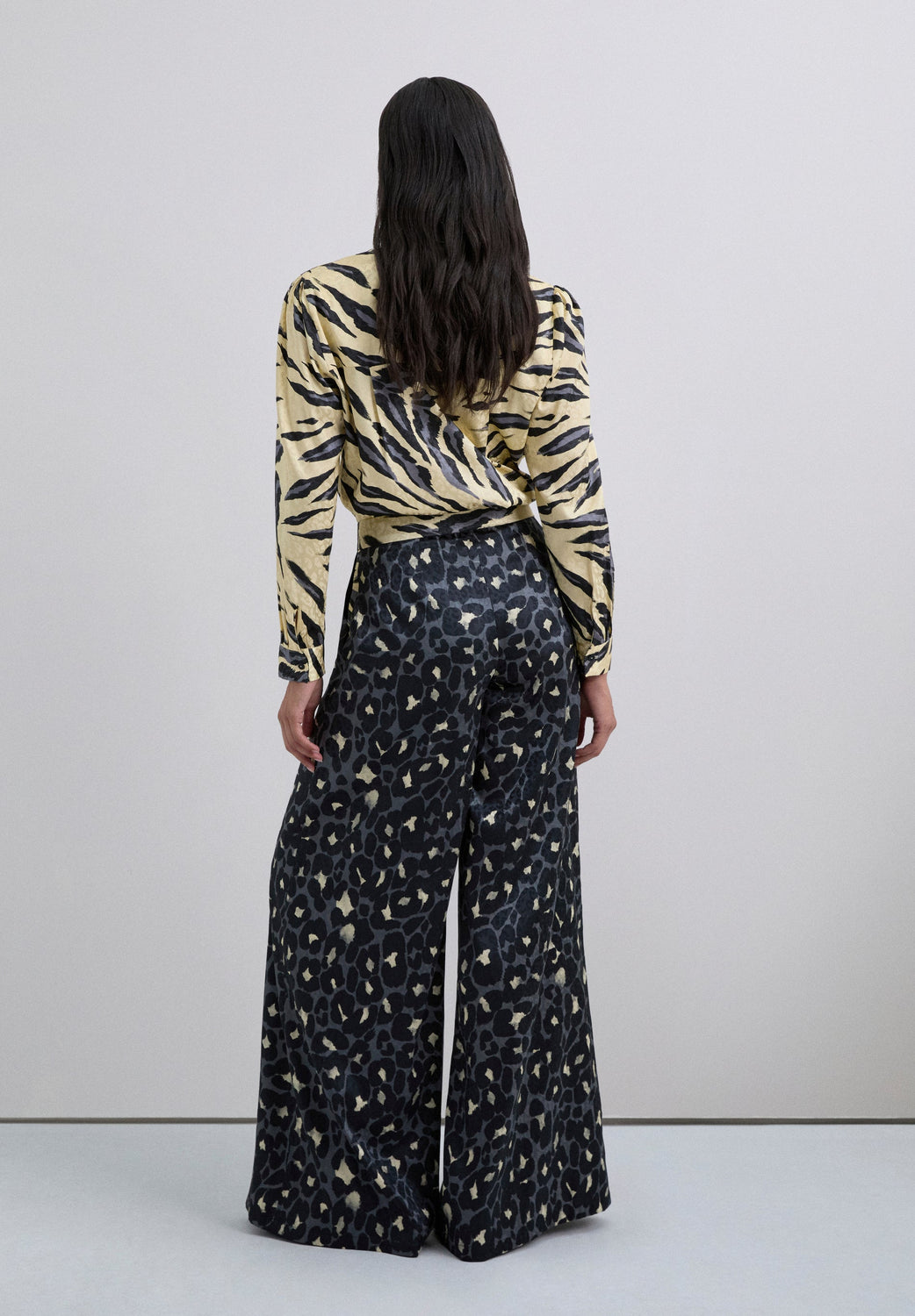 PANTALÓN FLUIDO ANIMAL PRINT - Scalpers