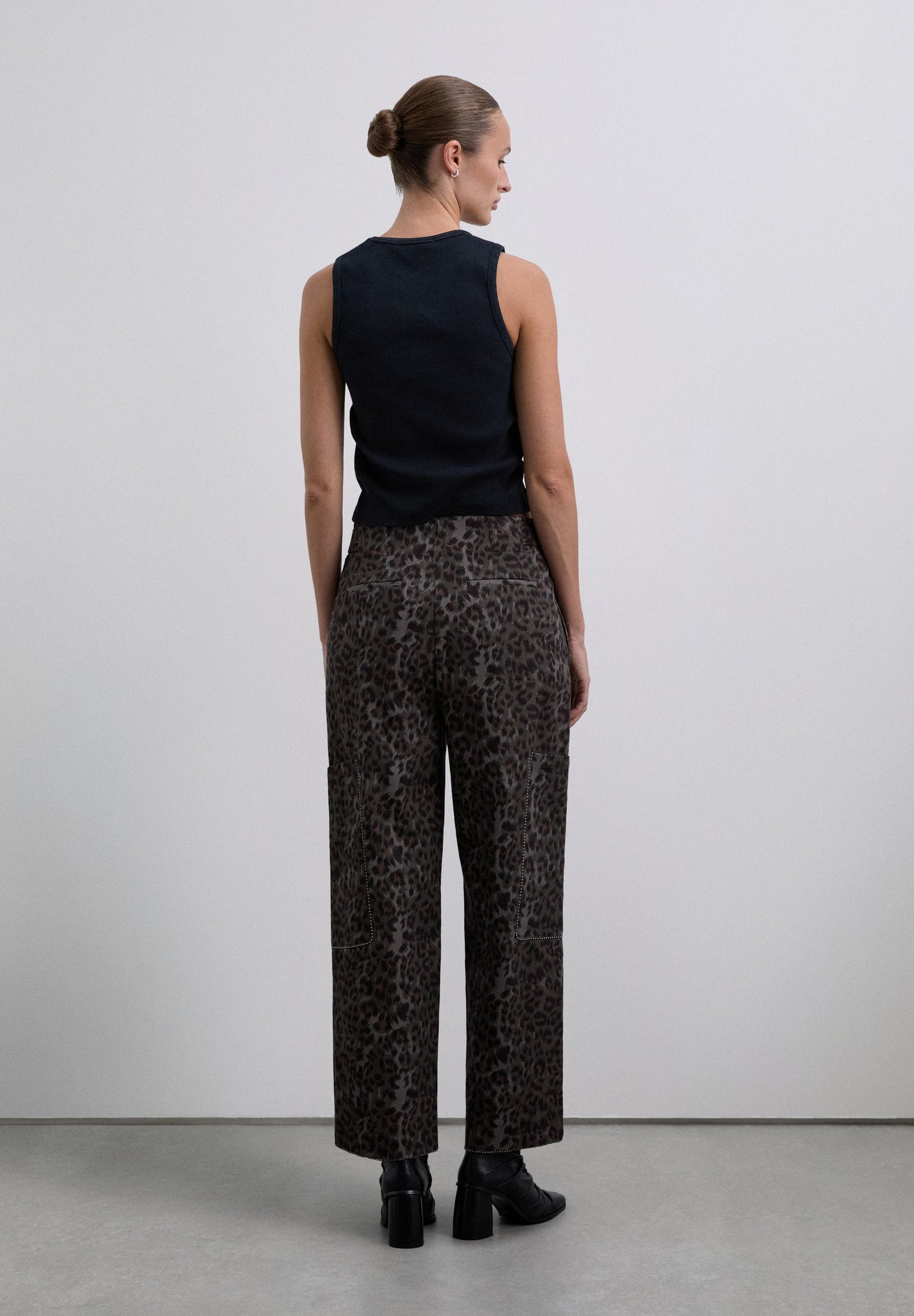 PANTALÓN RECTO ANIMAL PRINT
