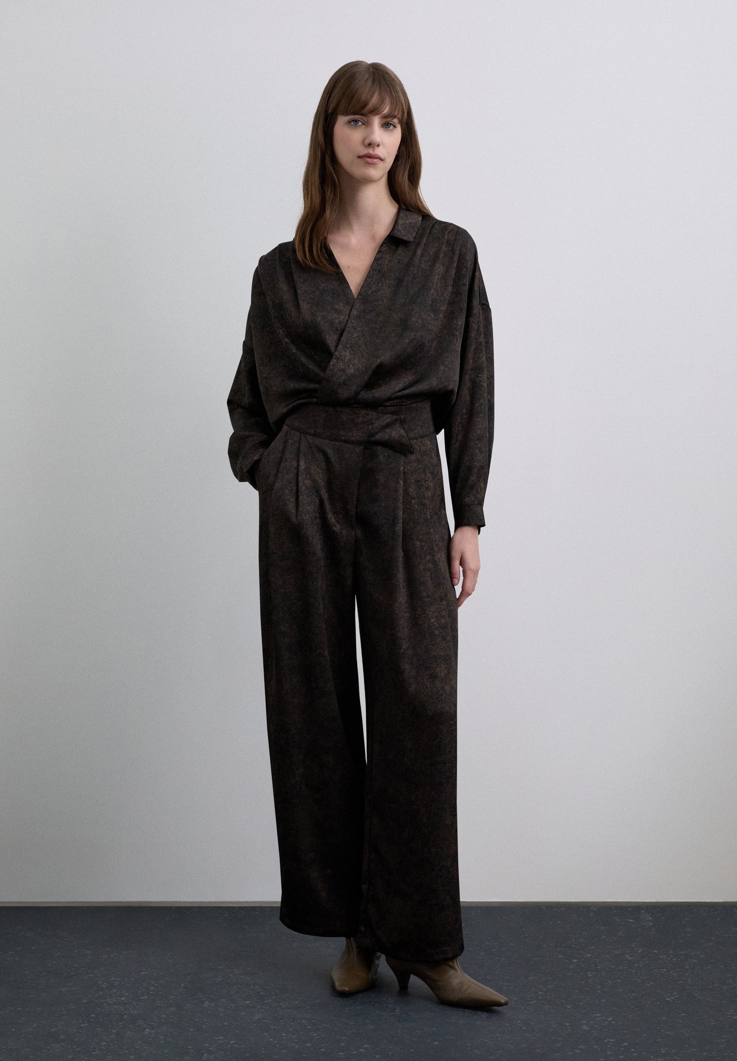 PANTALÓN ESTAMPADO SATINADO - Scalpers