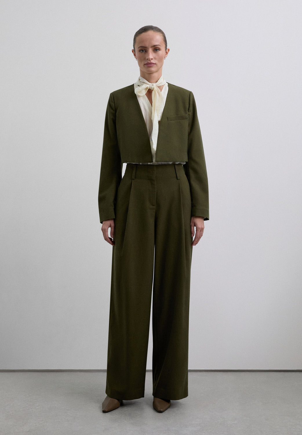 PANTALÓN PINZAS BOLSILLOS - Scalpers