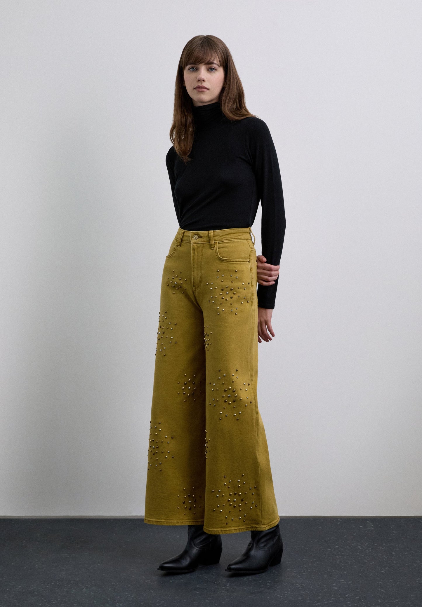 JEANS CULOTTE TACHUELAS