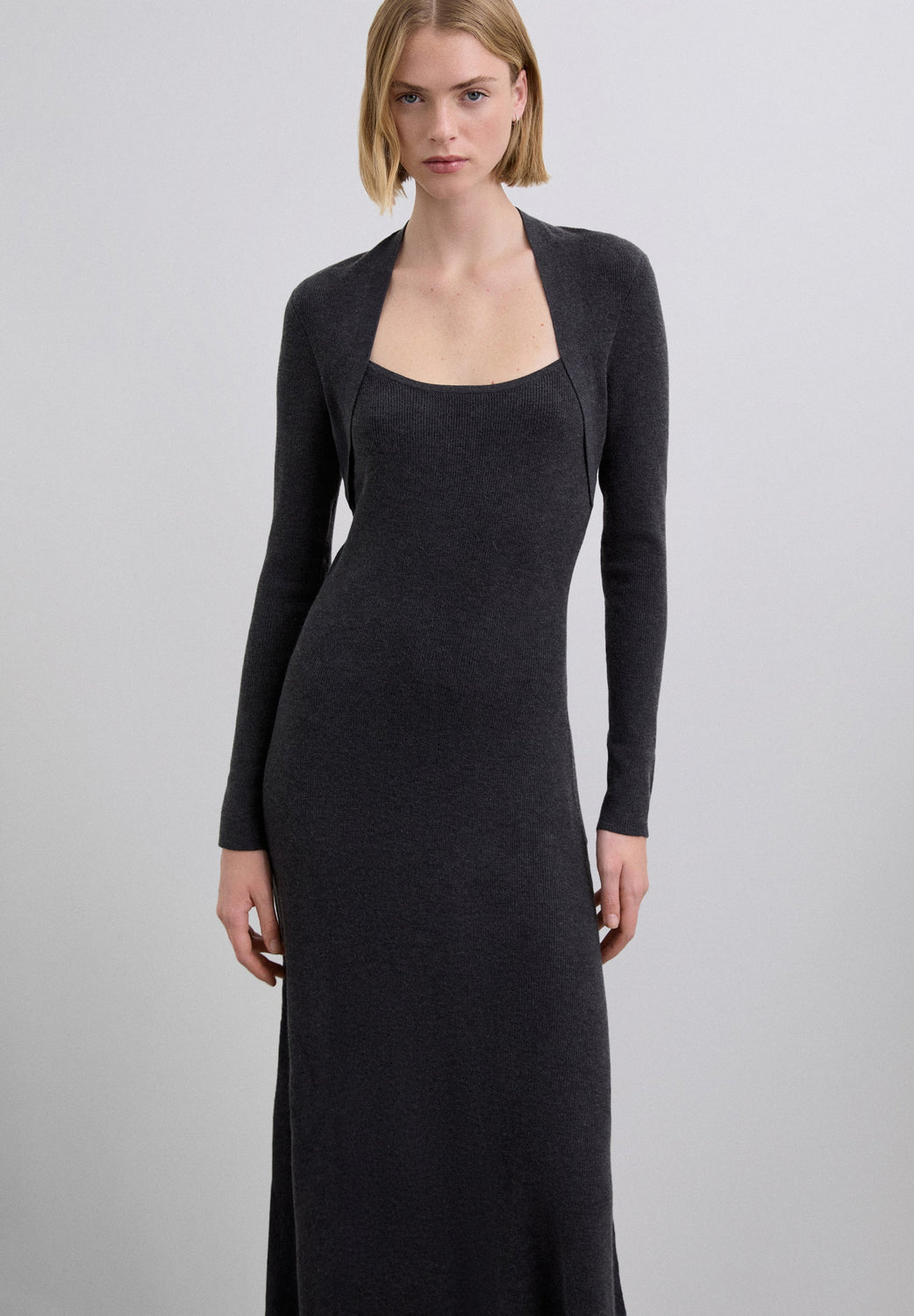 VESTIDO MIDI ESTRUCTURADO - Scalpers