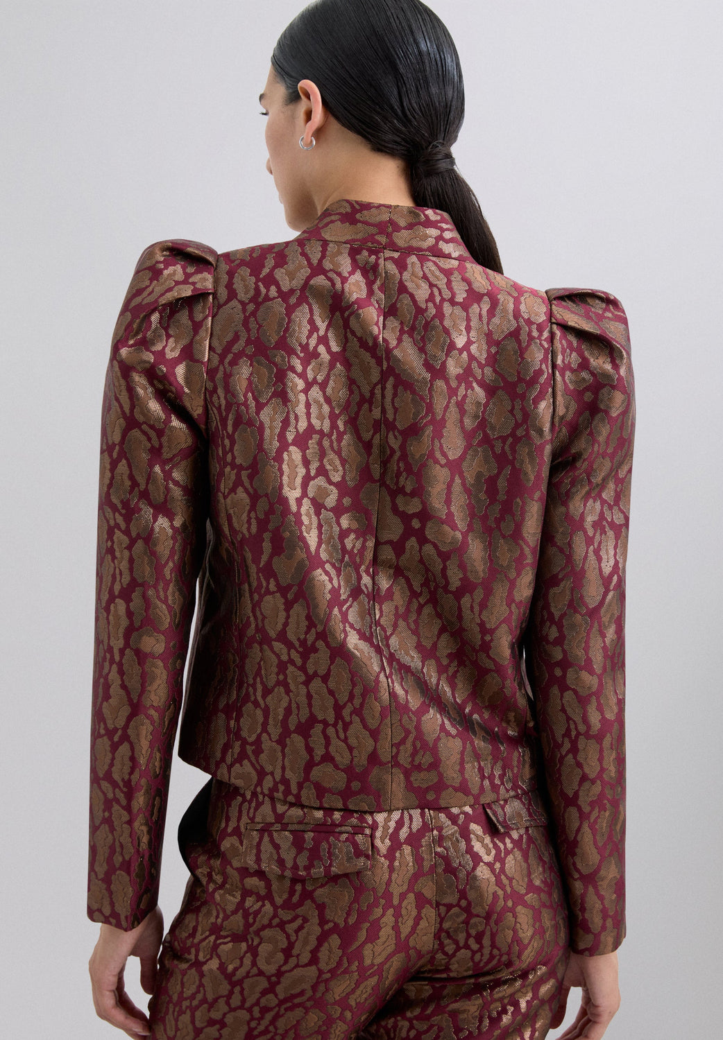 BLAZER CROPPED ANIMAL PRINT METALIZADA - Scalpers