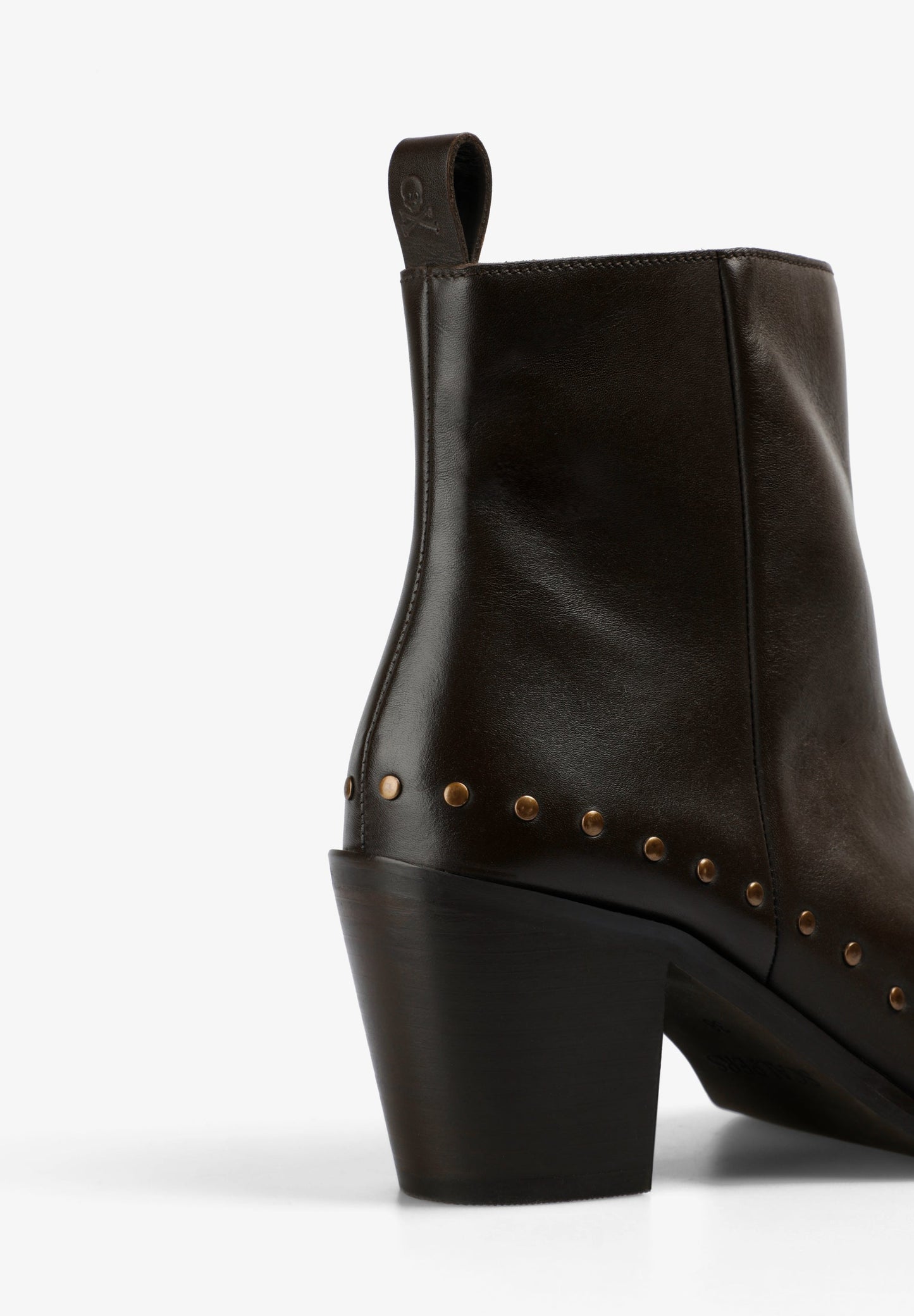 BOTAS DE PIEL CON TACHAS
