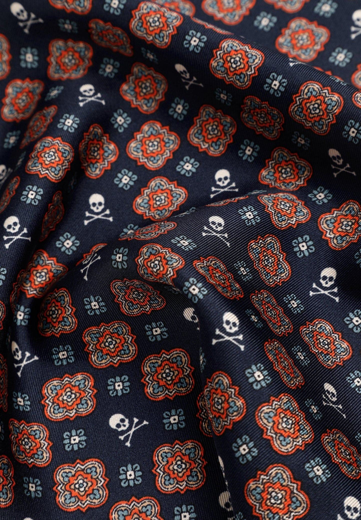 PAÑUELO SEDA ESTAMPADO CALAVERA - Scalpers