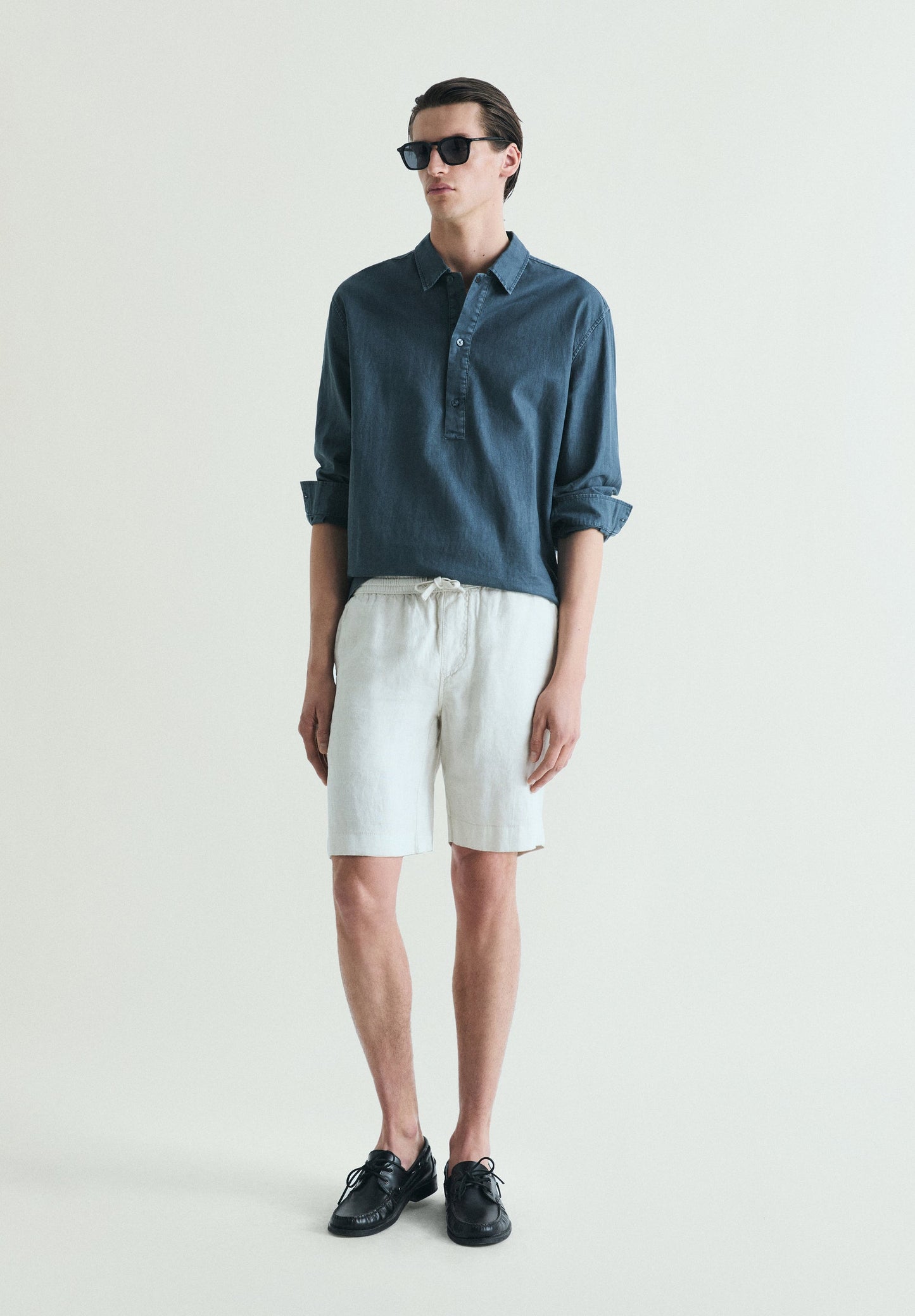 BERMUDAS LISAS LINO