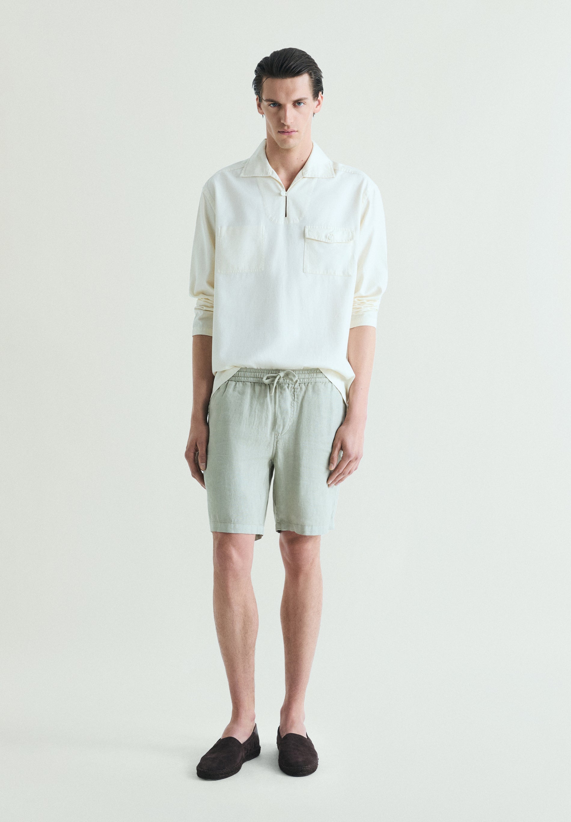 BERMUDAS LISAS LINO