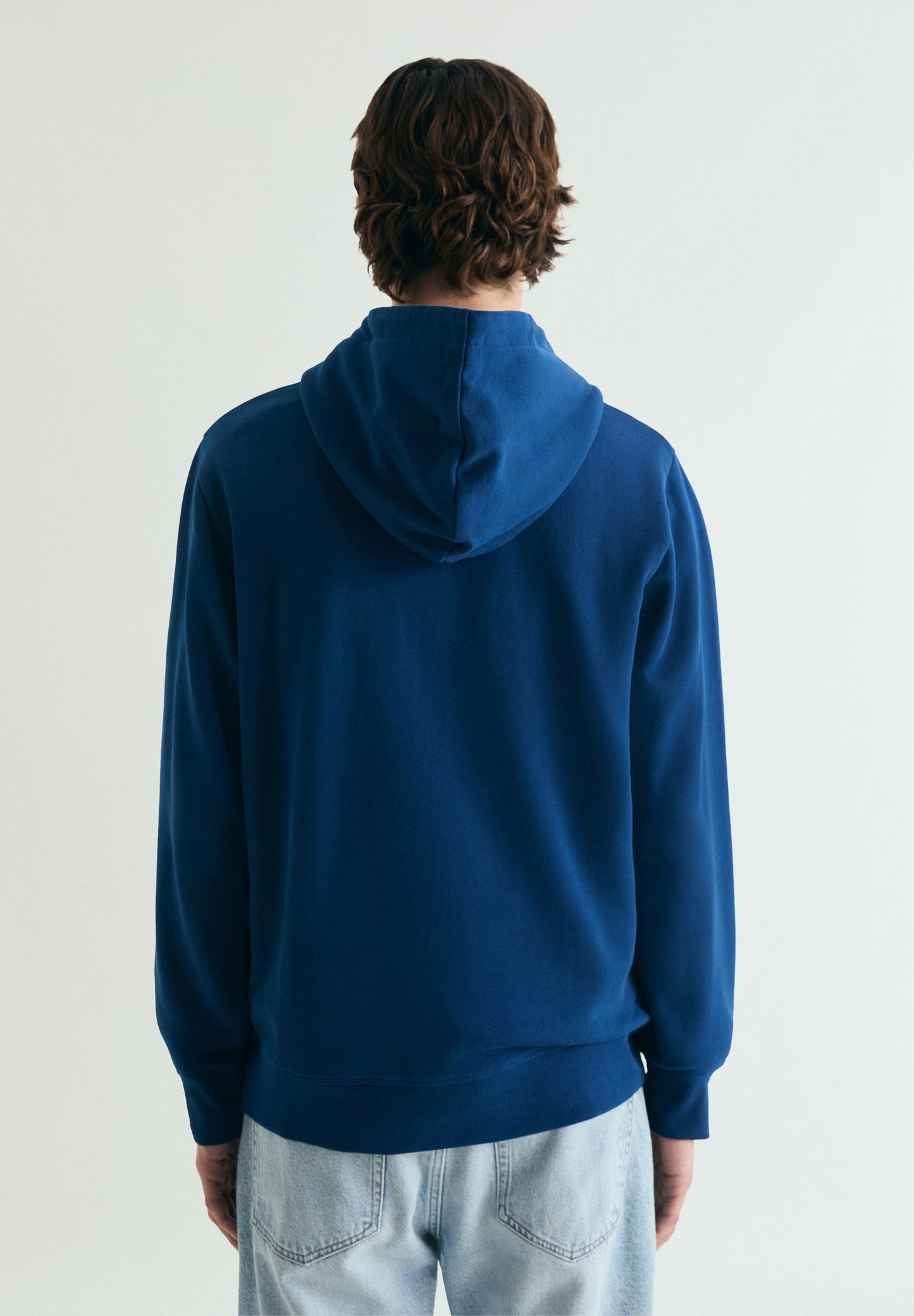SUDADERA BORDADA CON CAPUCHA